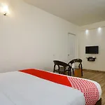 Oyo 15574 Caprice Residency, South