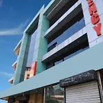 Oyo 8214 Malabar Plaza Residency 1