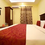 Oyo 8214 Malabar Plaza Residency 1