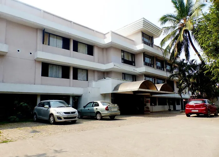 Hotel Highway Garden
