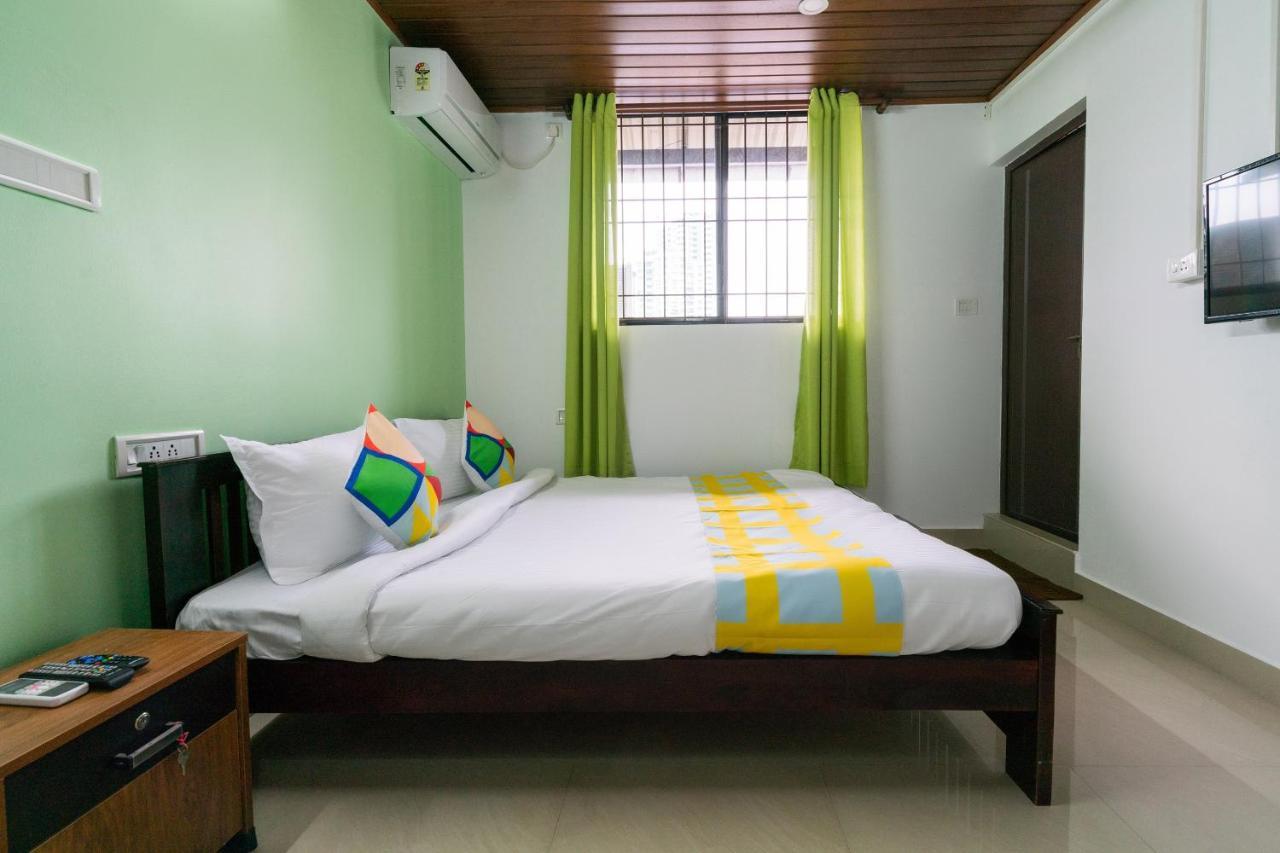 Oyo Home 49697 Aj Apartments 3* Kochi