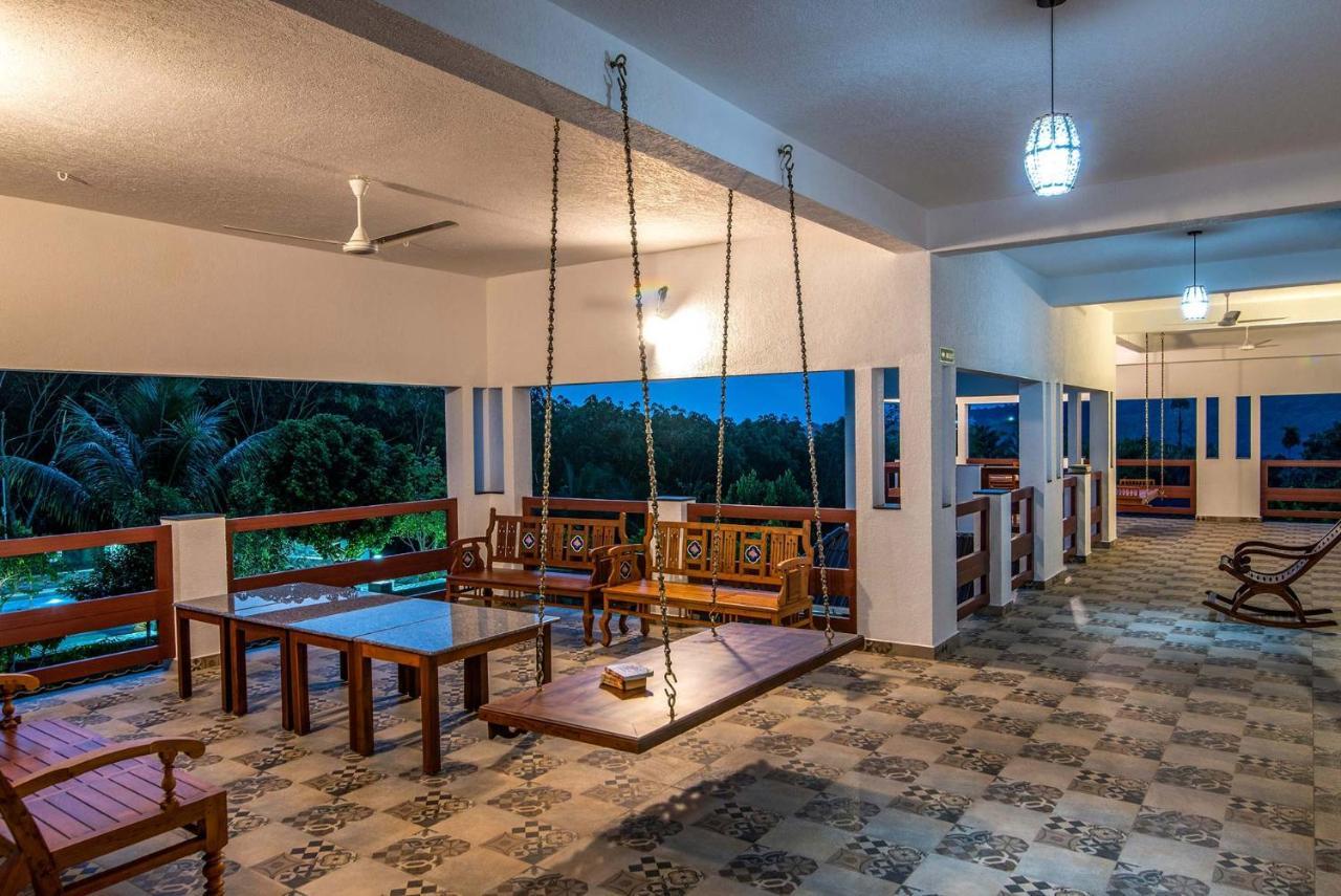 Villa Stayvista At Springhills & Ayurvedic *