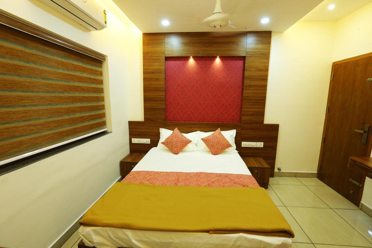 Ahlan Luxury Hotel Kochi