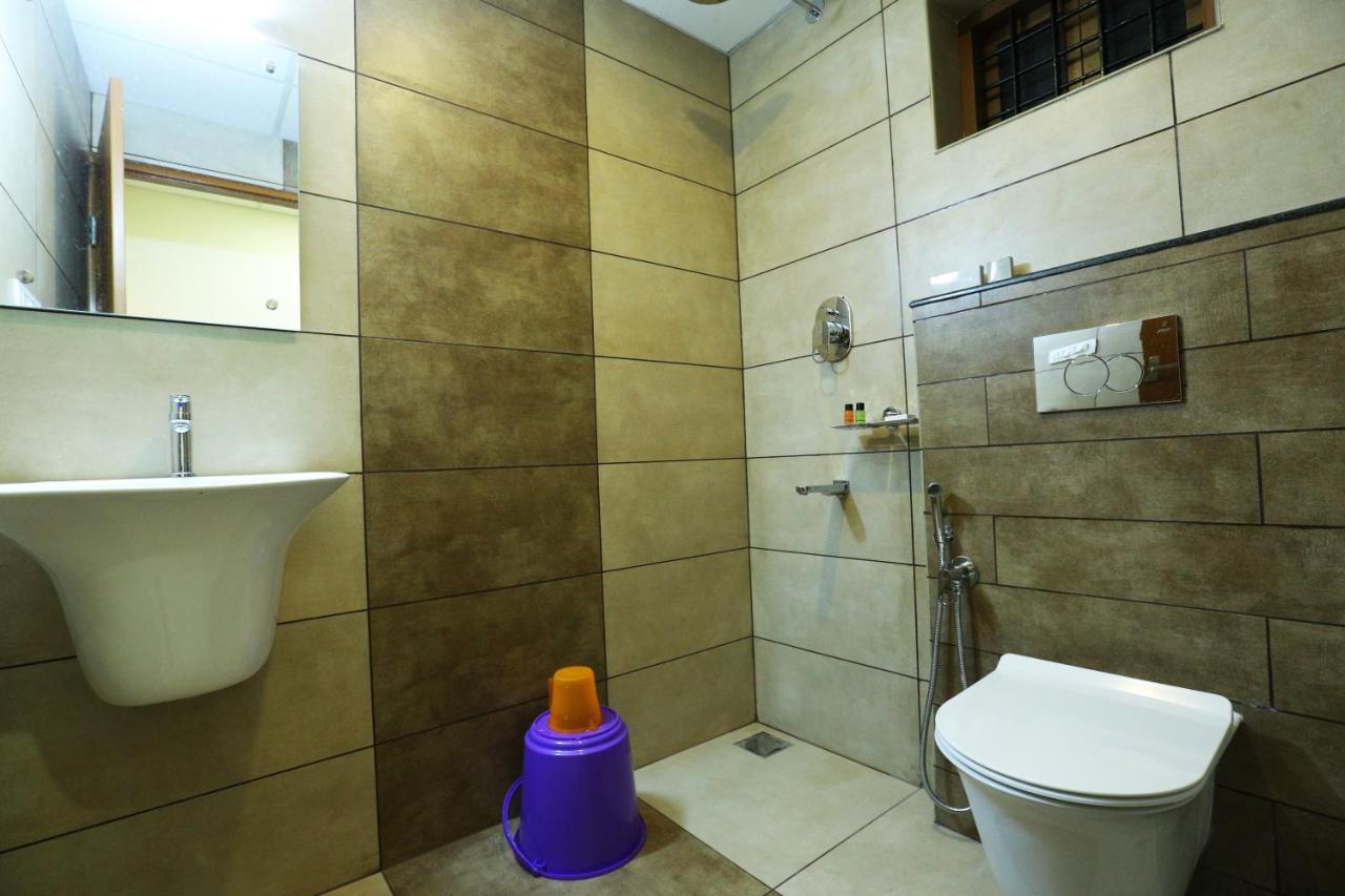 Hotel Ahlan Luxury Kochi