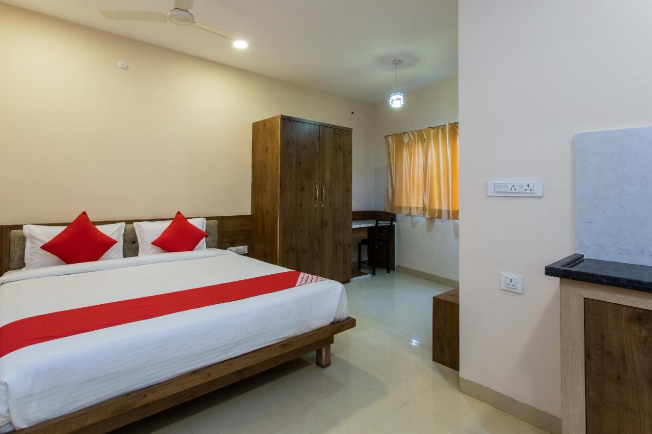 Hotel Collection O 8267 Galaxy