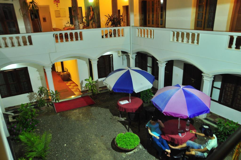 Toms Old Mansion 2*