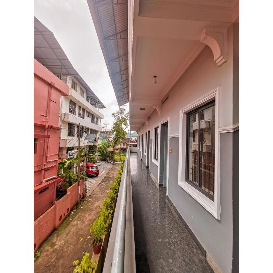 Lodge New As Tourist Kochi
