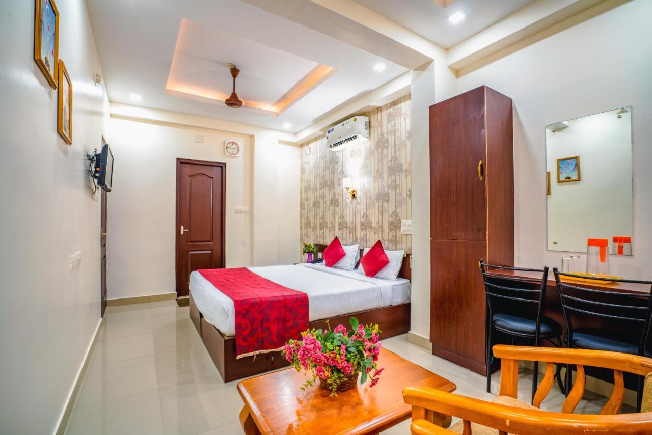 Hotel Almas Residency