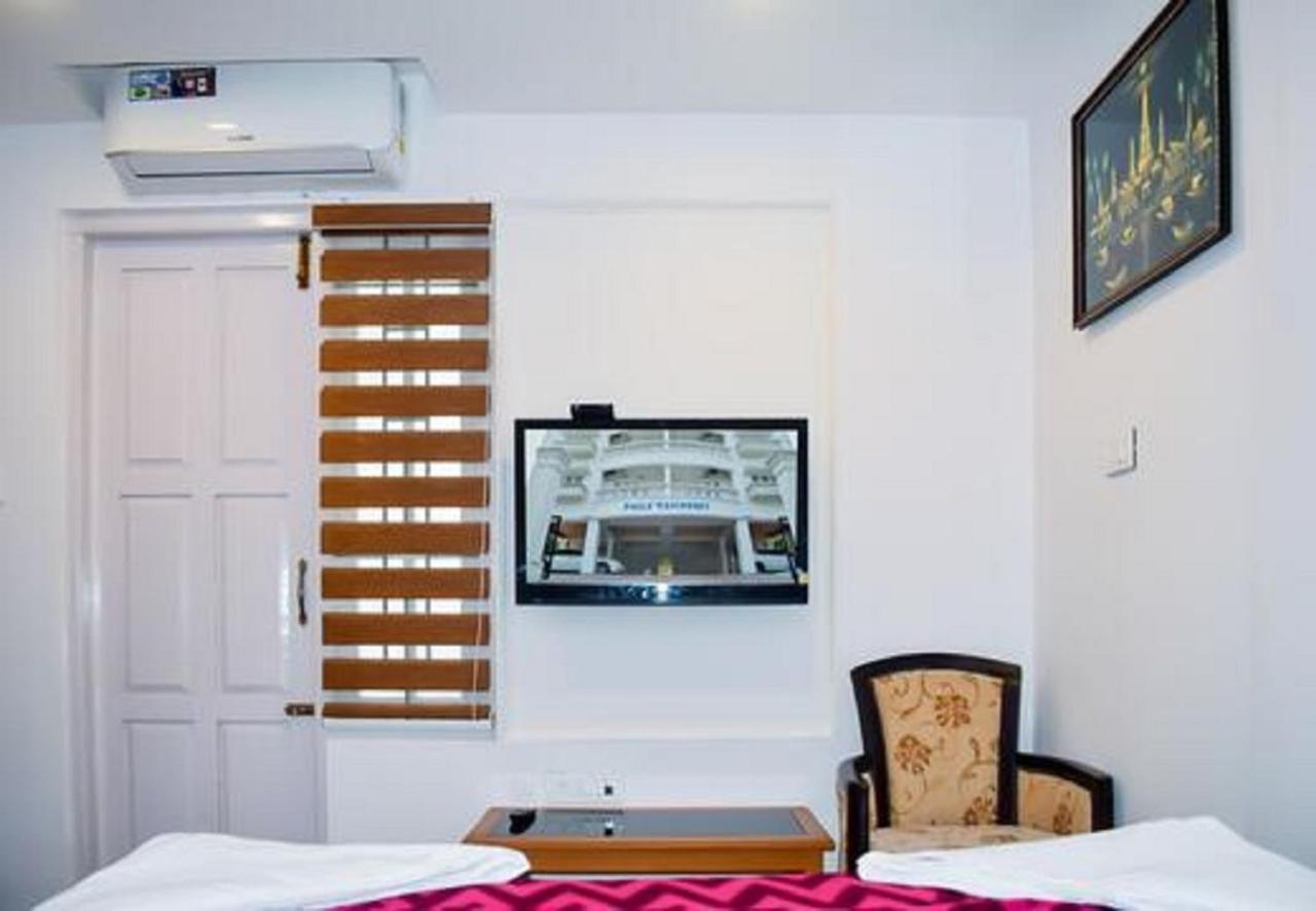 Hotel Phils' Residency & Banquets Kochi