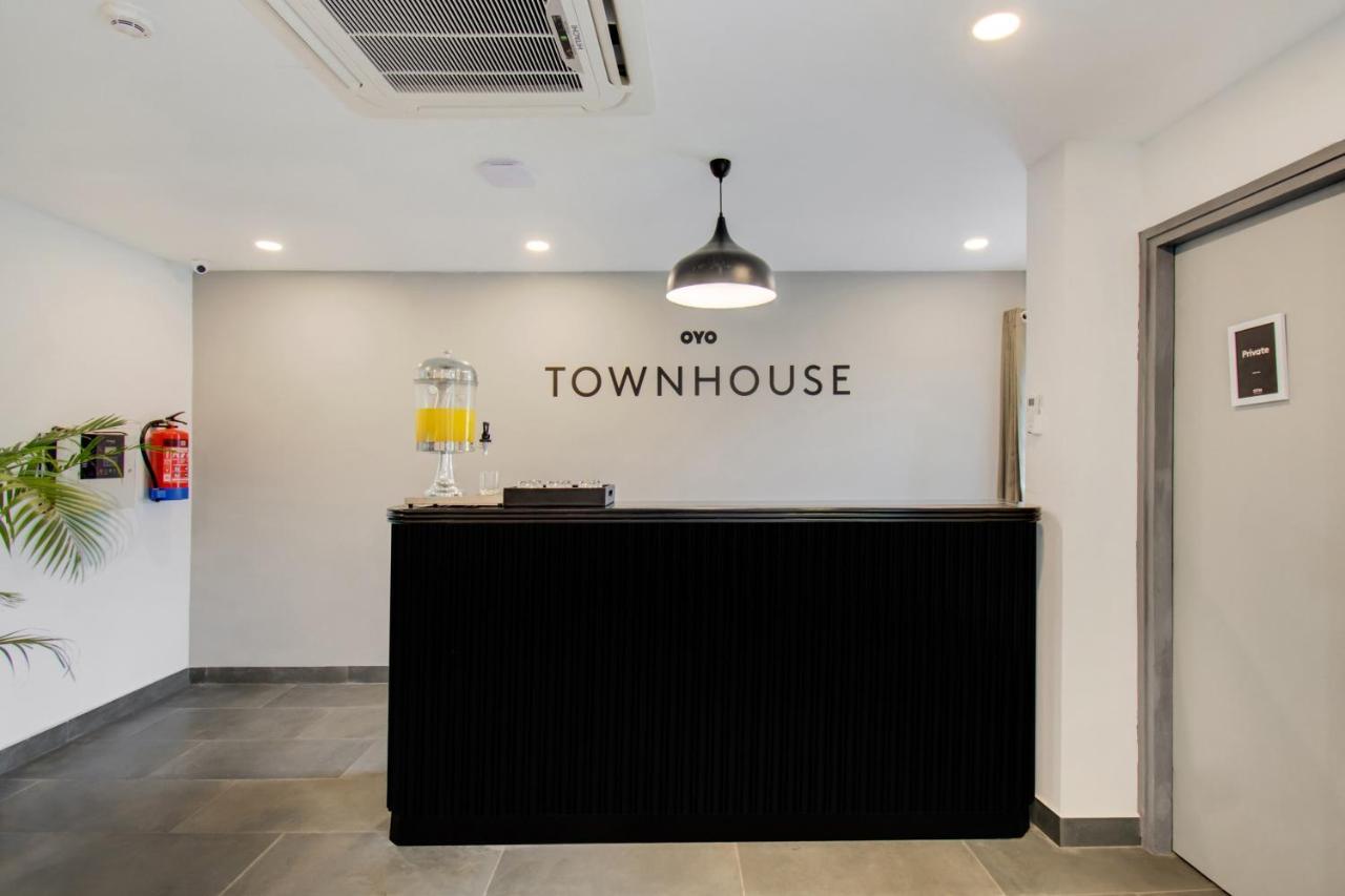 Oyo Townhouse 061 Gcda Kakkanad Signal Hotel Kochi