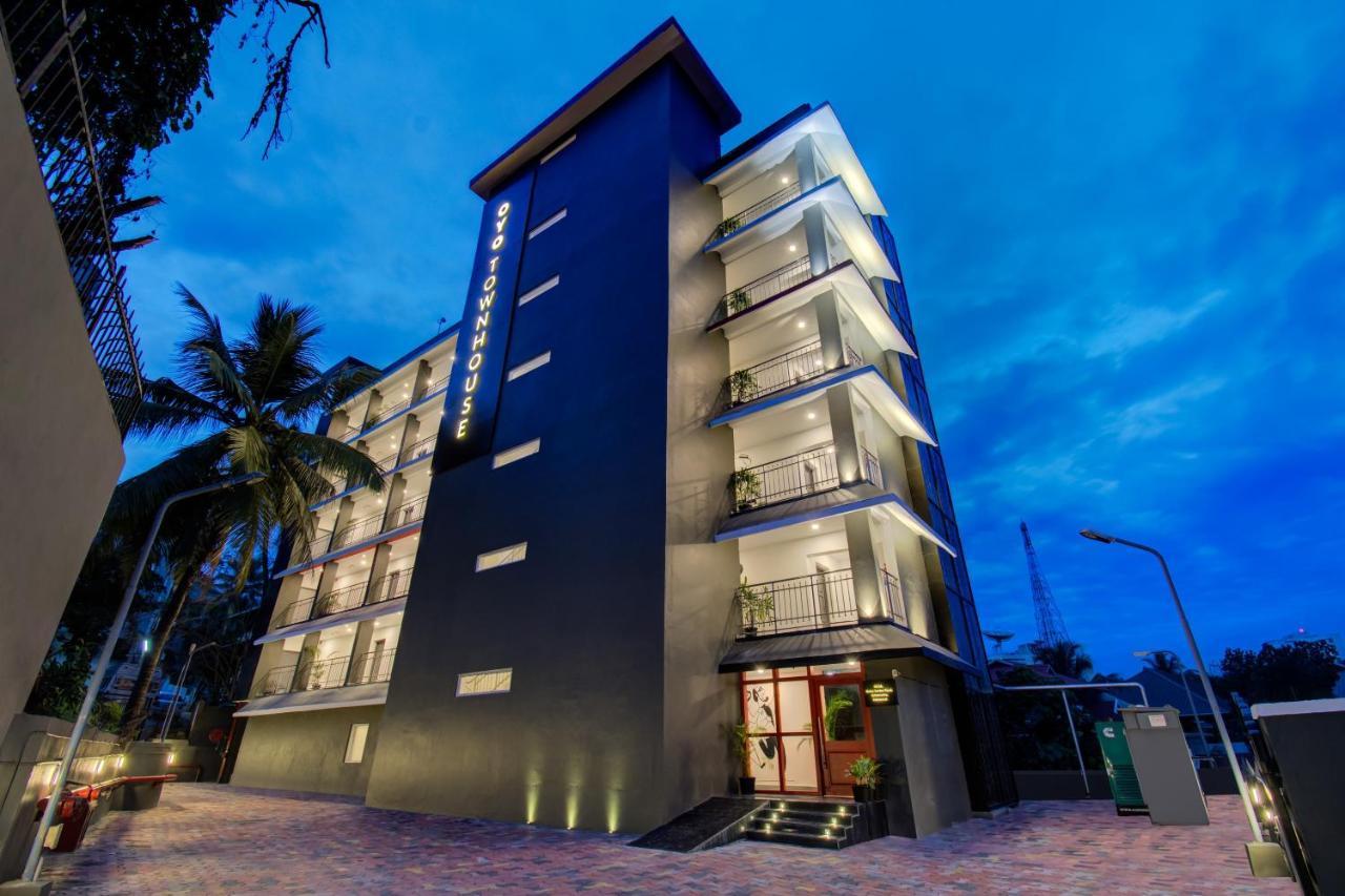 Oyo Townhouse 061 Gcda Kakkanad Signal Hotel Kochi