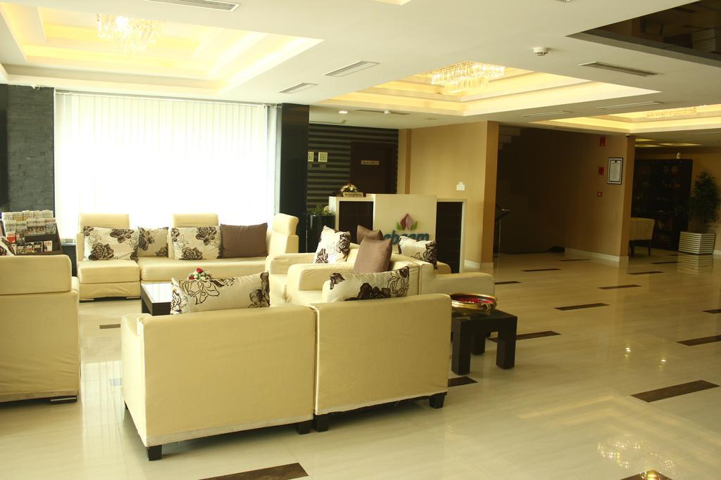 Abaam Cochin Hotel