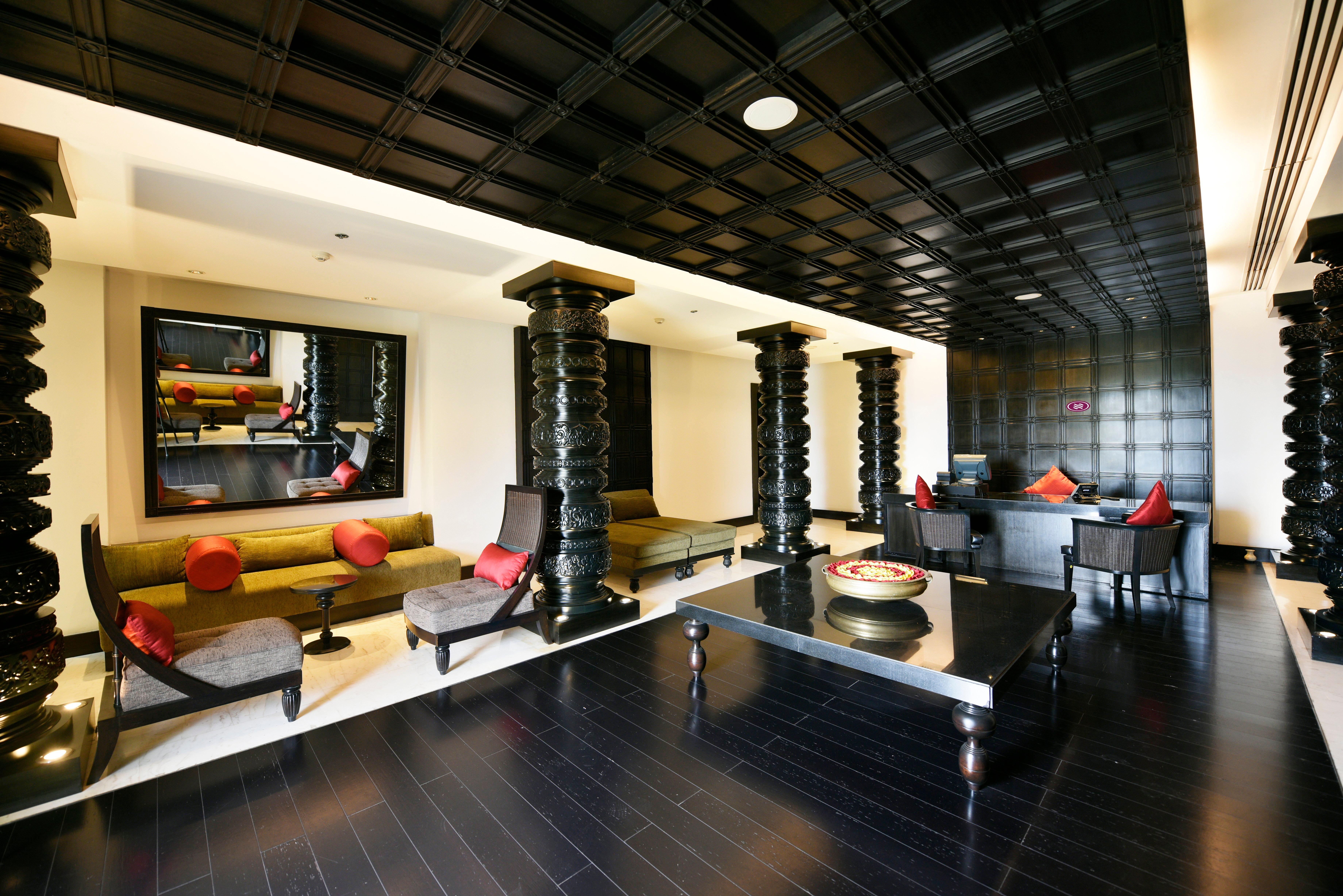 Crowne Plaza By Ihg Hotel 5*