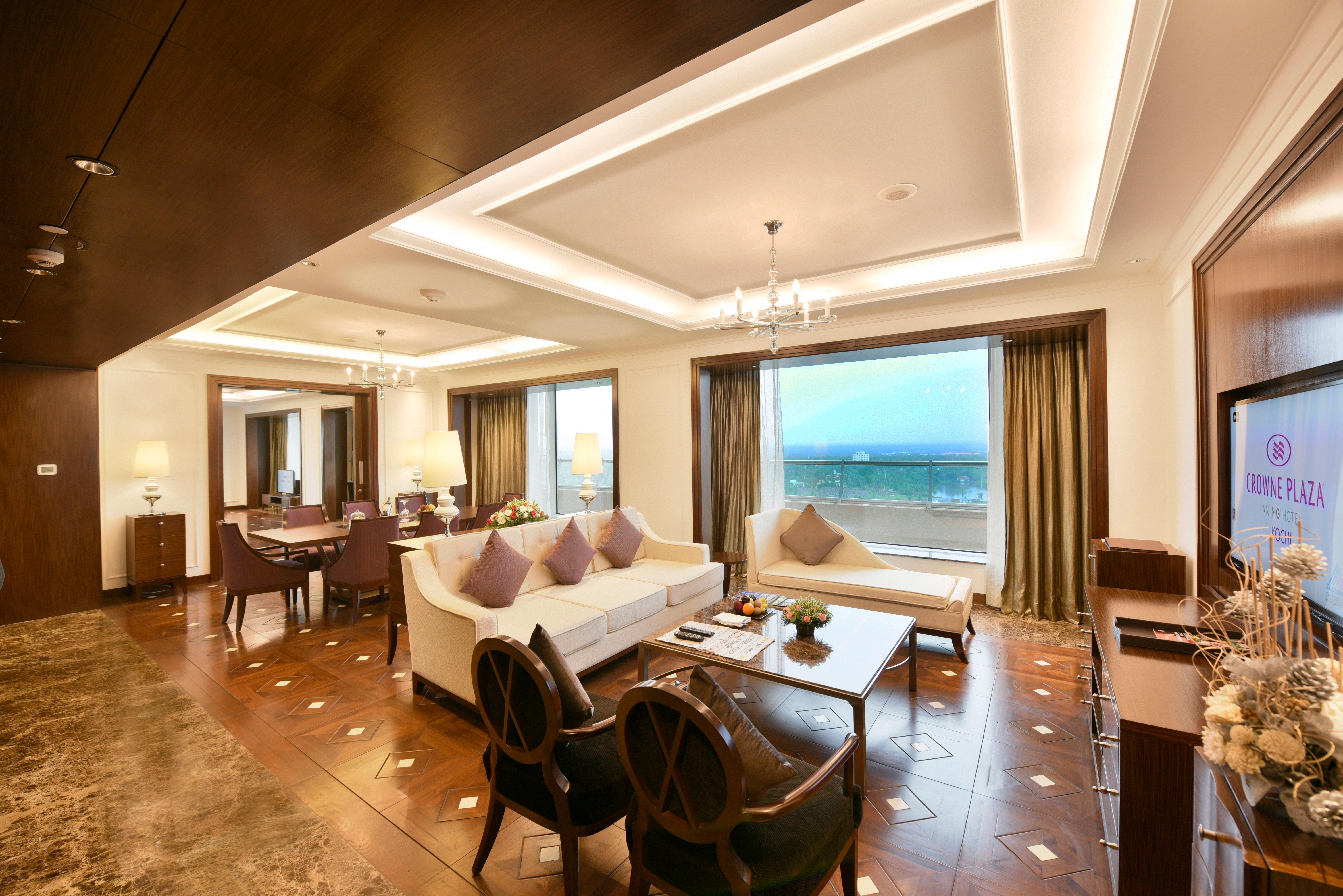 Crowne Plaza By Ihg Hotel 5*