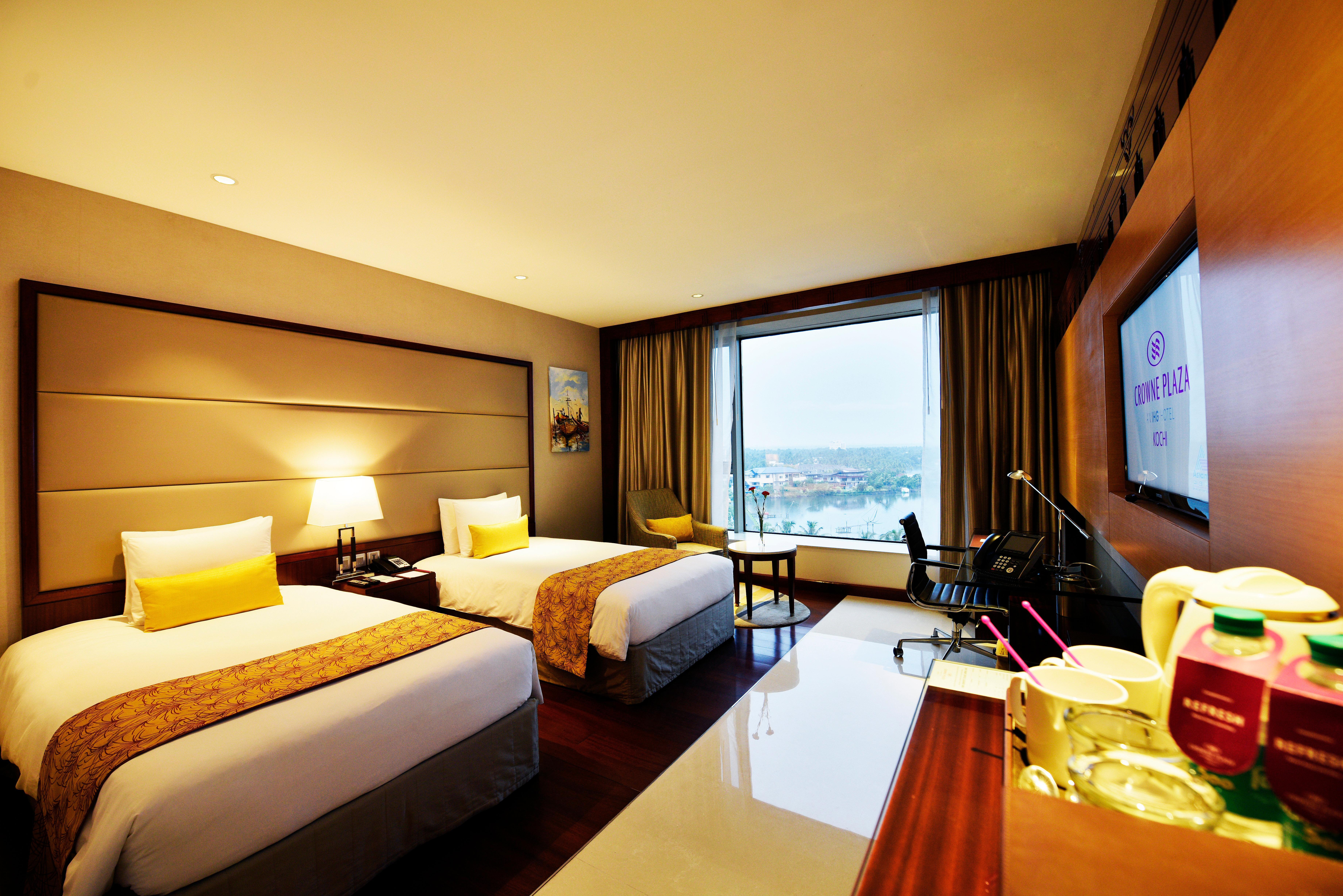 Crowne Plaza By Ihg Hotel