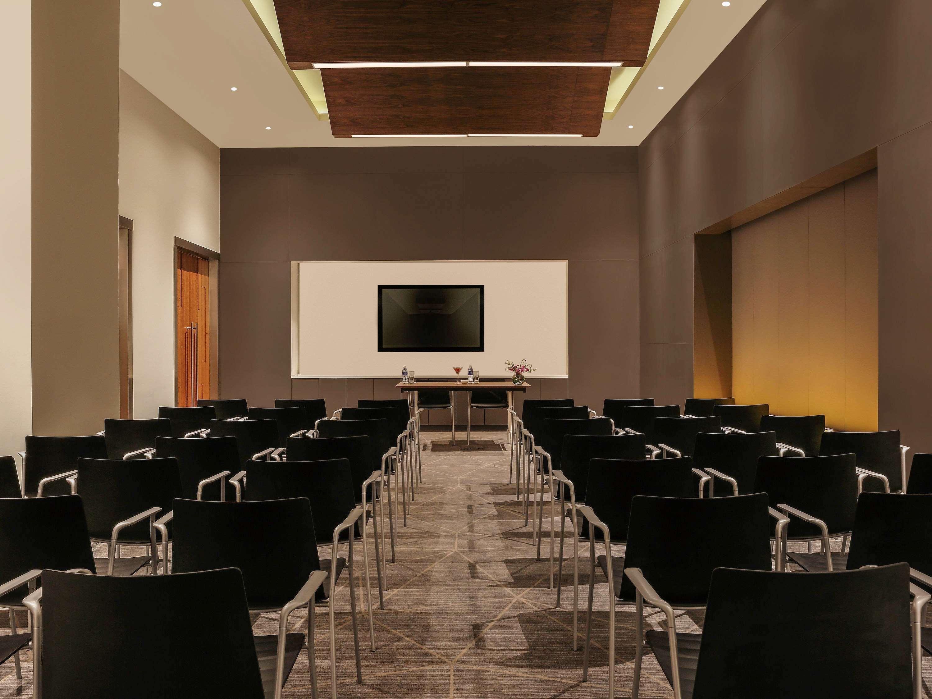 Hotel Ibis Centre - An Accor Brand