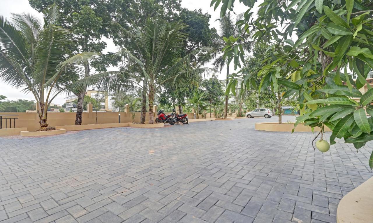 Hotel Treebo Grand Vistara Airport 3*