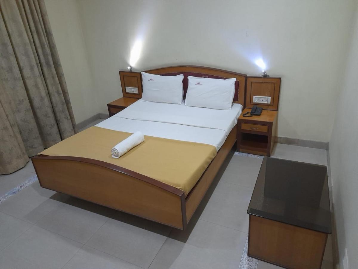 Dp Oberoi Residency *