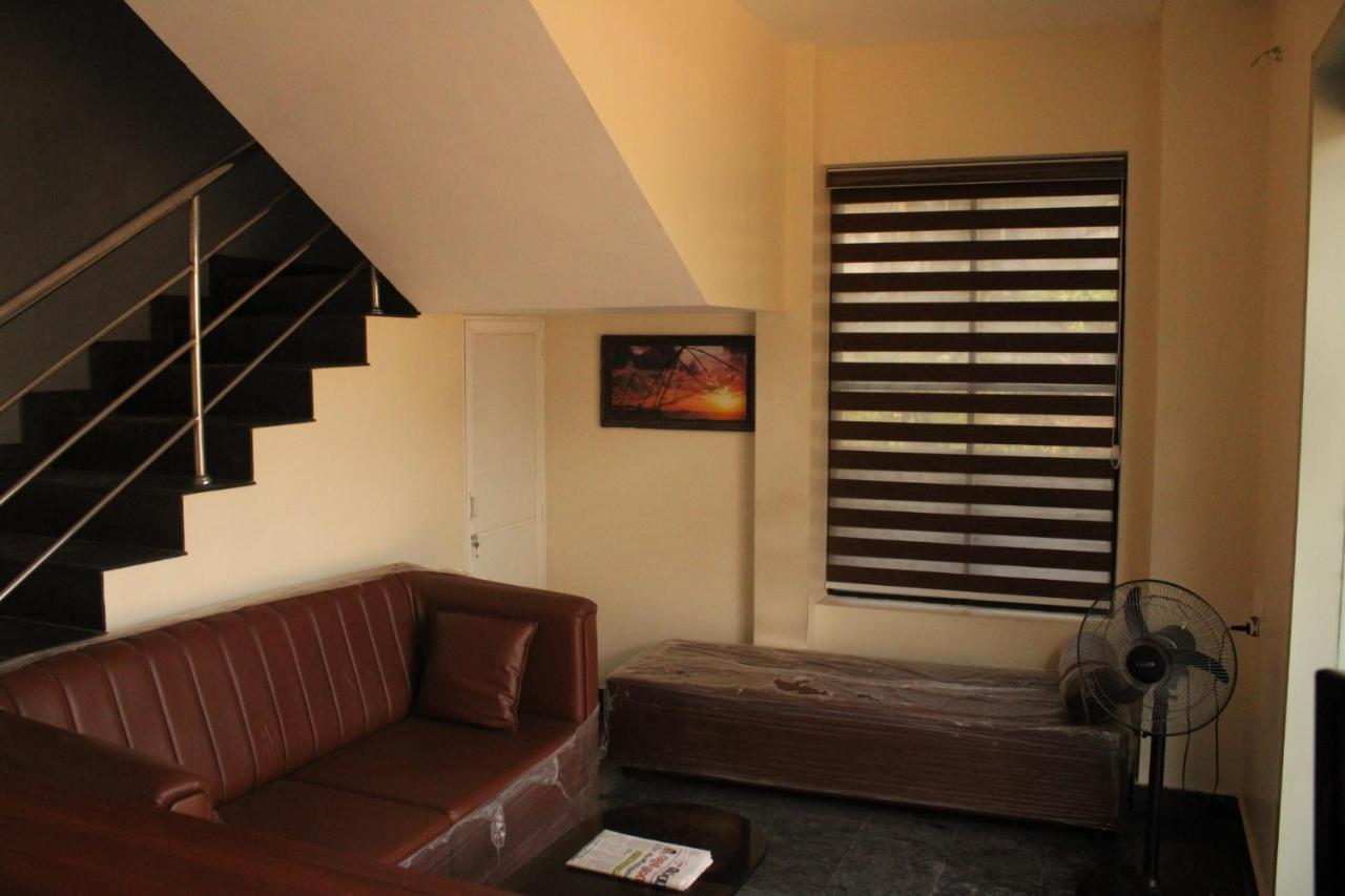 Lodge New As Tourist Kochi