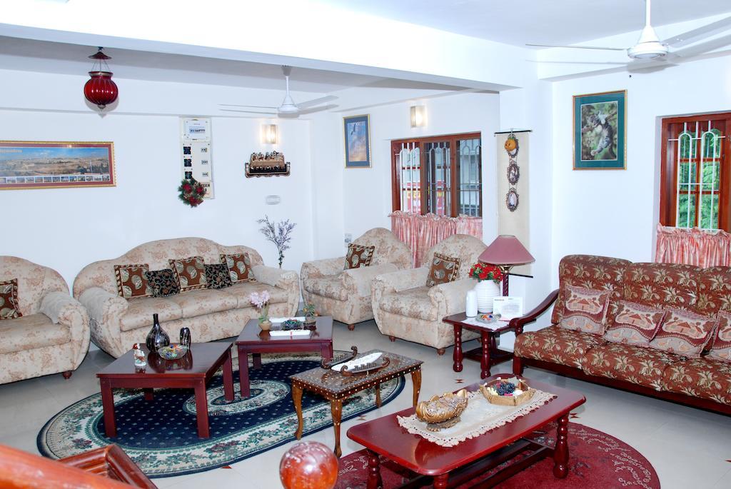 Homestay Leelu *