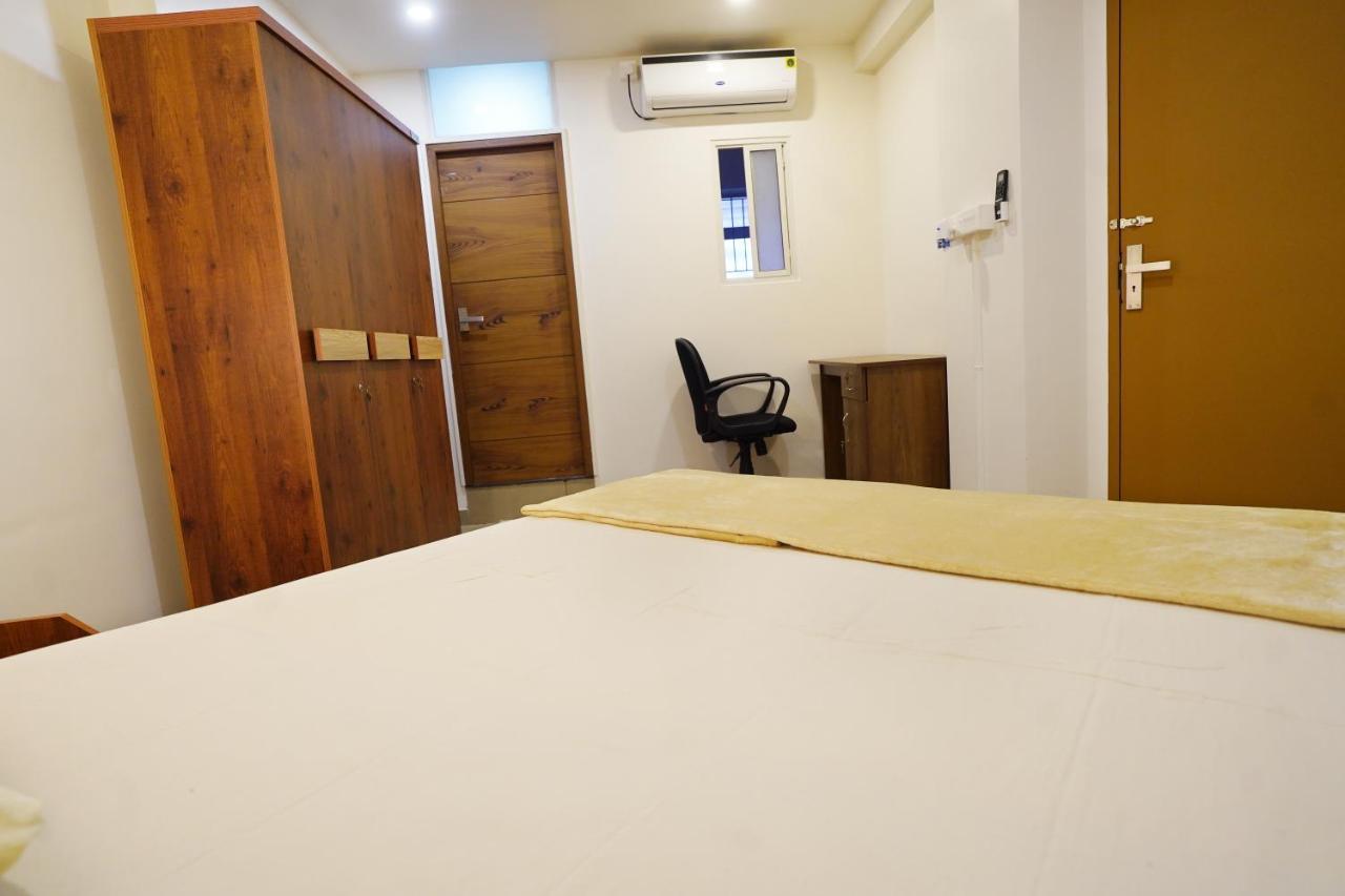 Kadampanattu's Apartment Kochi
