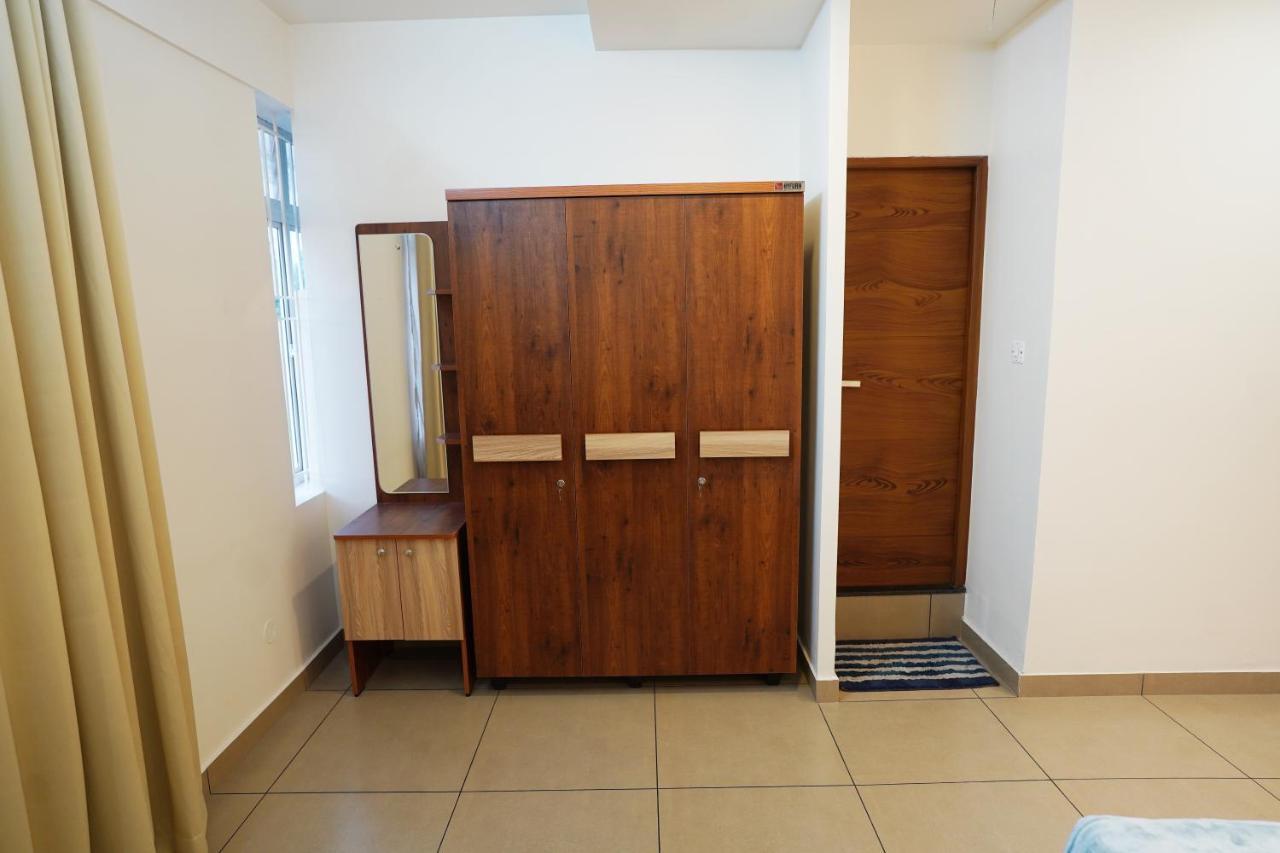 Kadampanattu's Apartment *