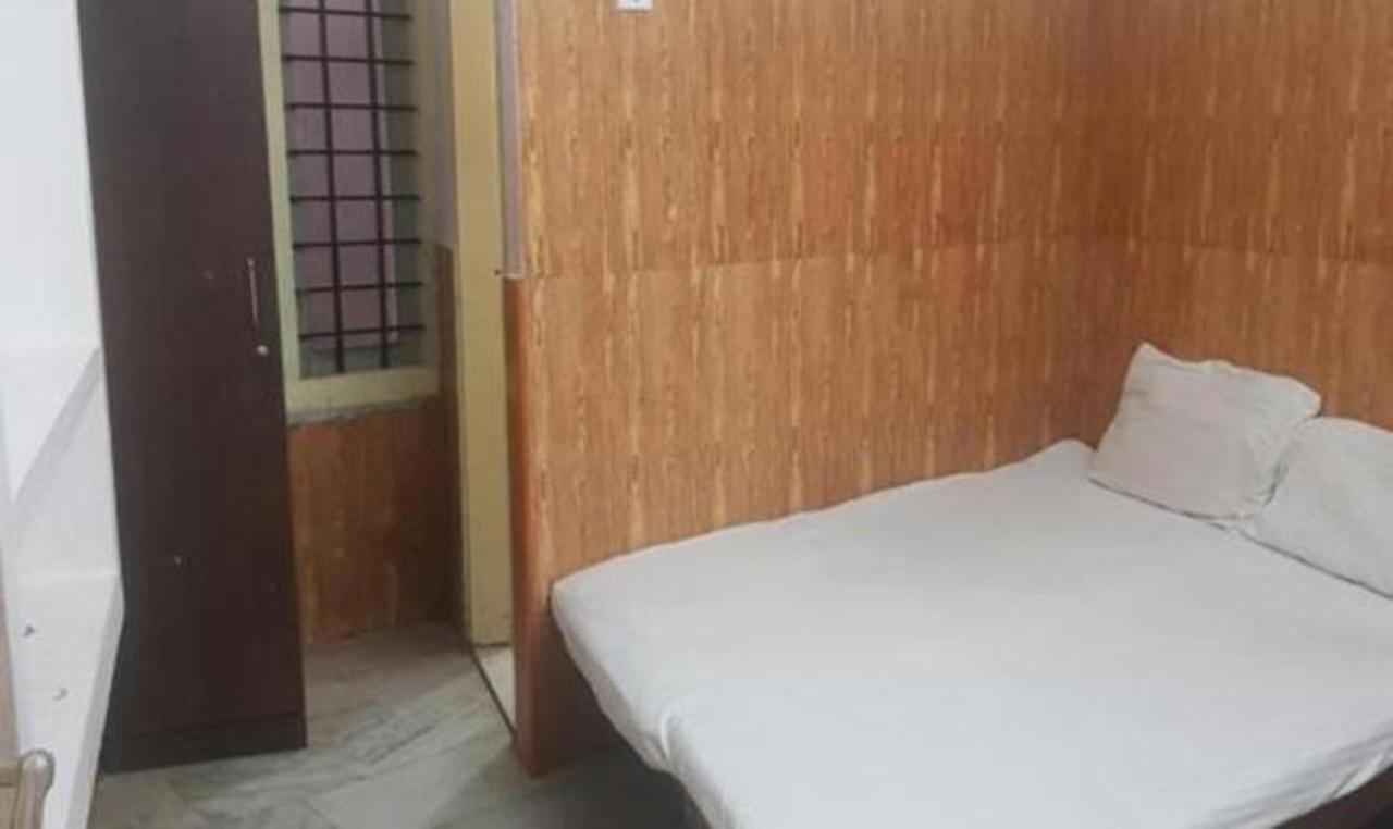 Ascot Hotel