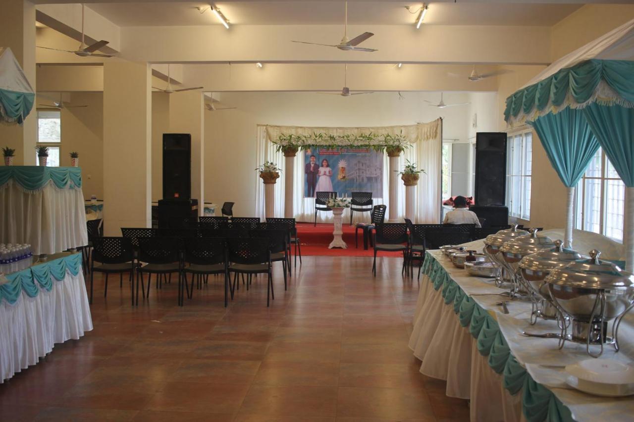 Hotel Angamaly Convention Centre