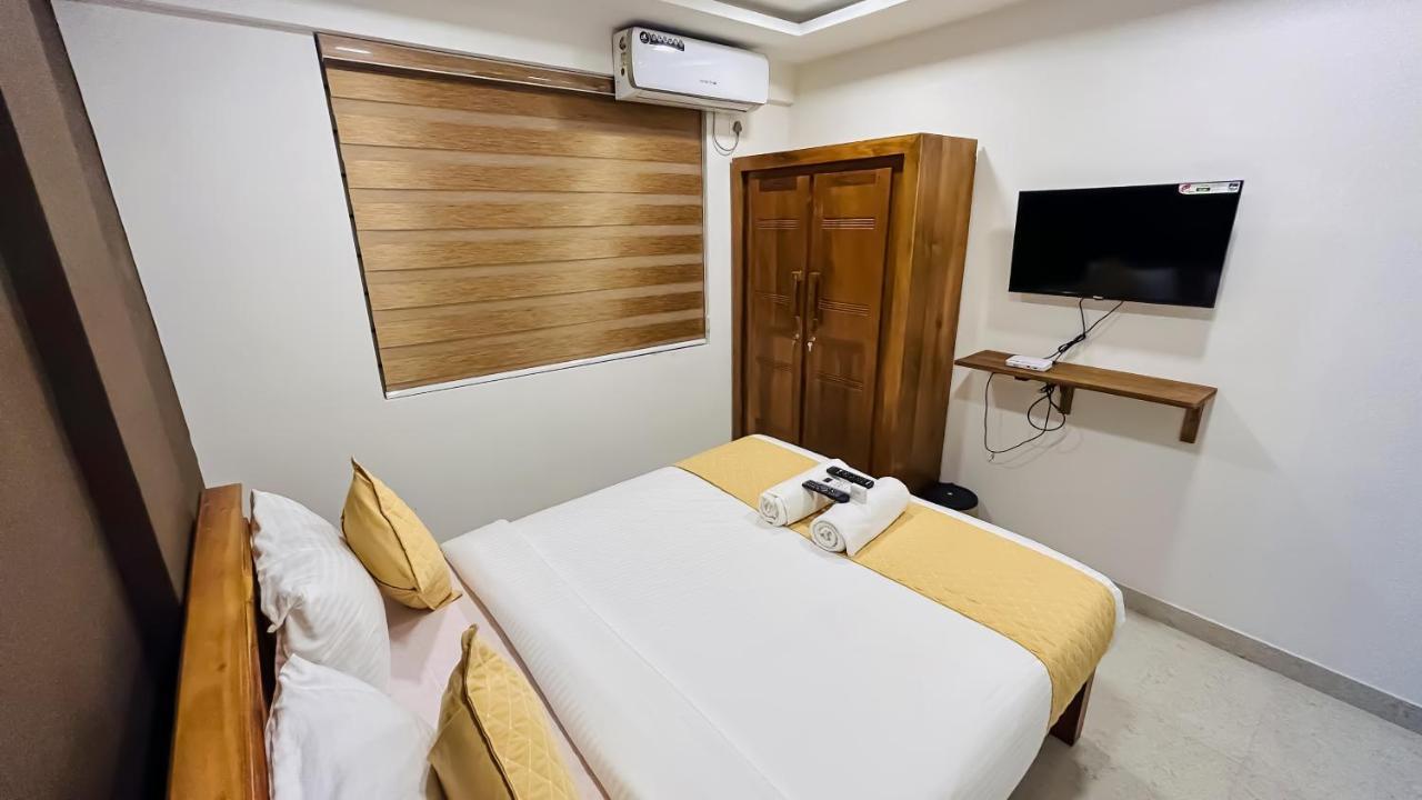 Hotel Emerald 2*