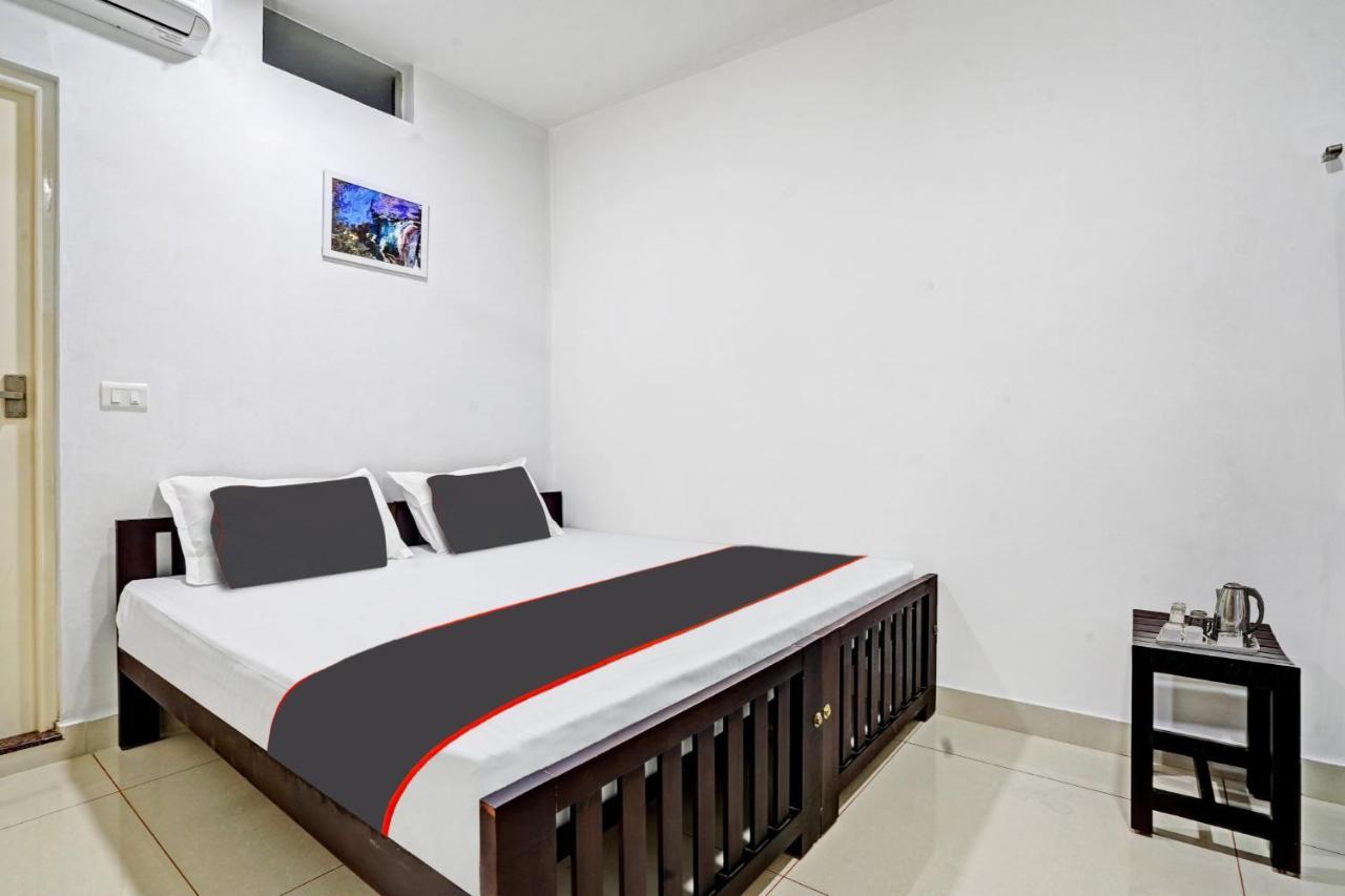 Collection O White House Pearl 4* Kochi