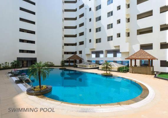 Serene Living At Marine Drive At Apartment Kochi