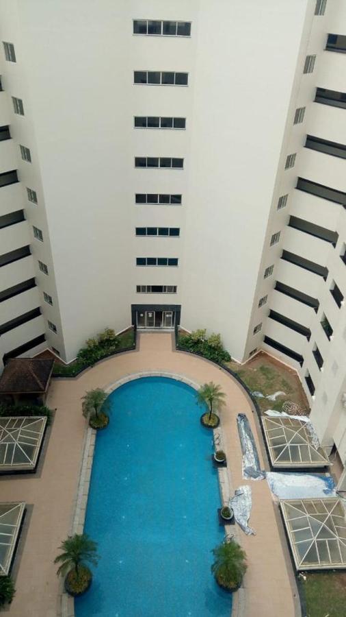 Serene Living At Marine Drive At Apartment *