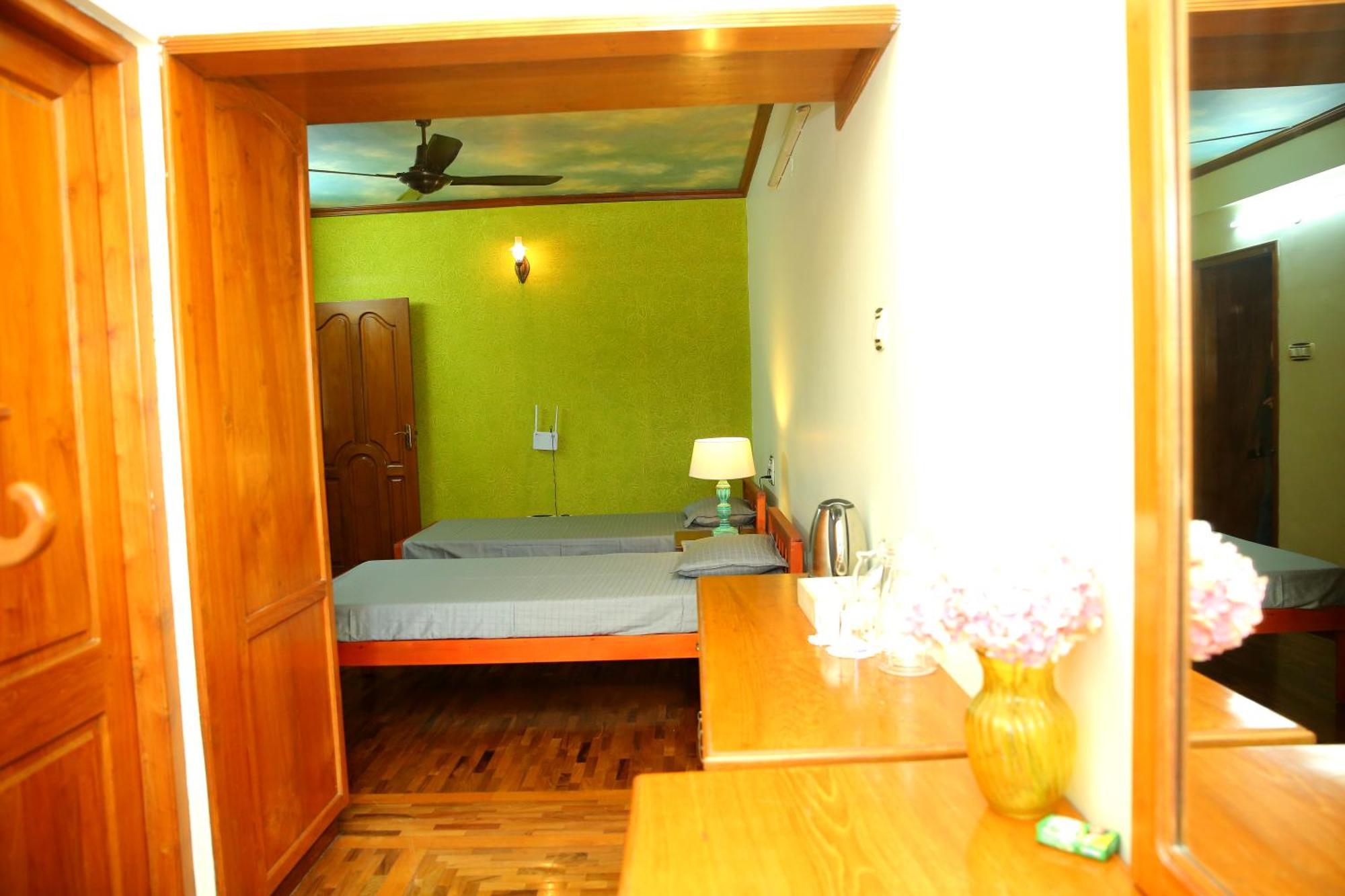 Court View * Kochi