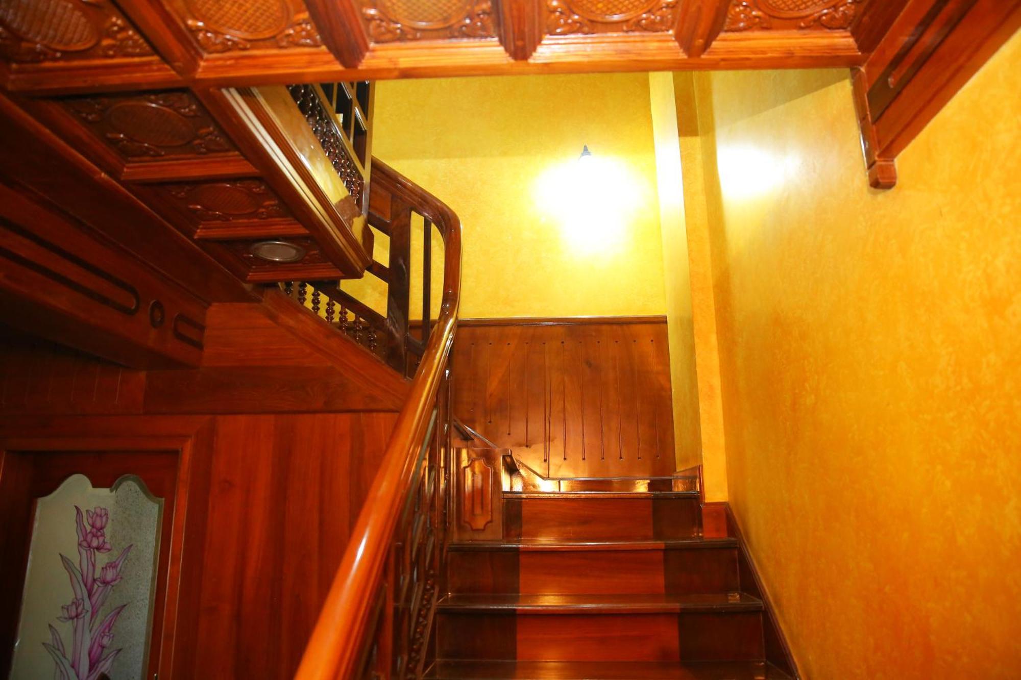 Court View * Kochi