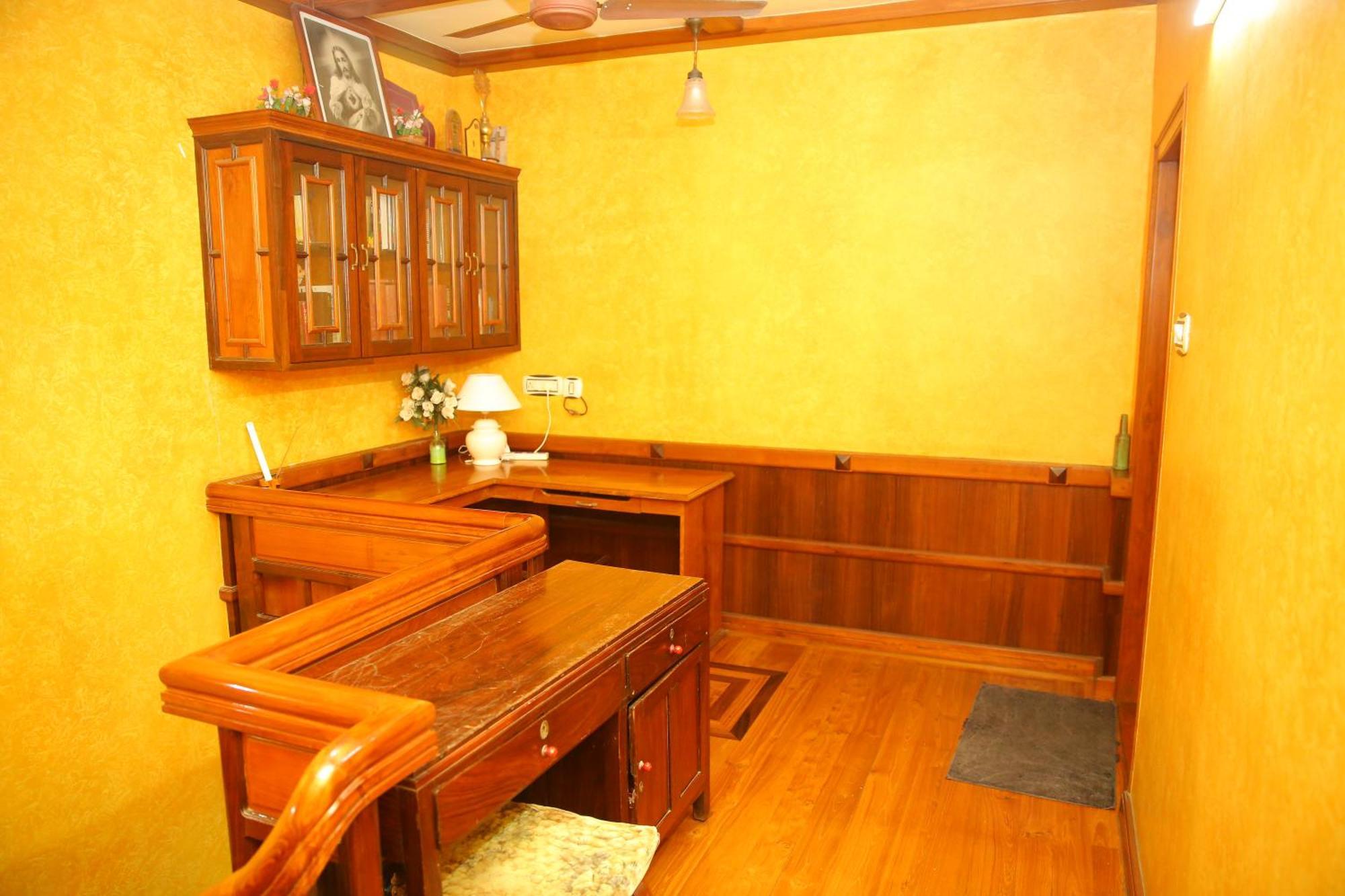 Court View