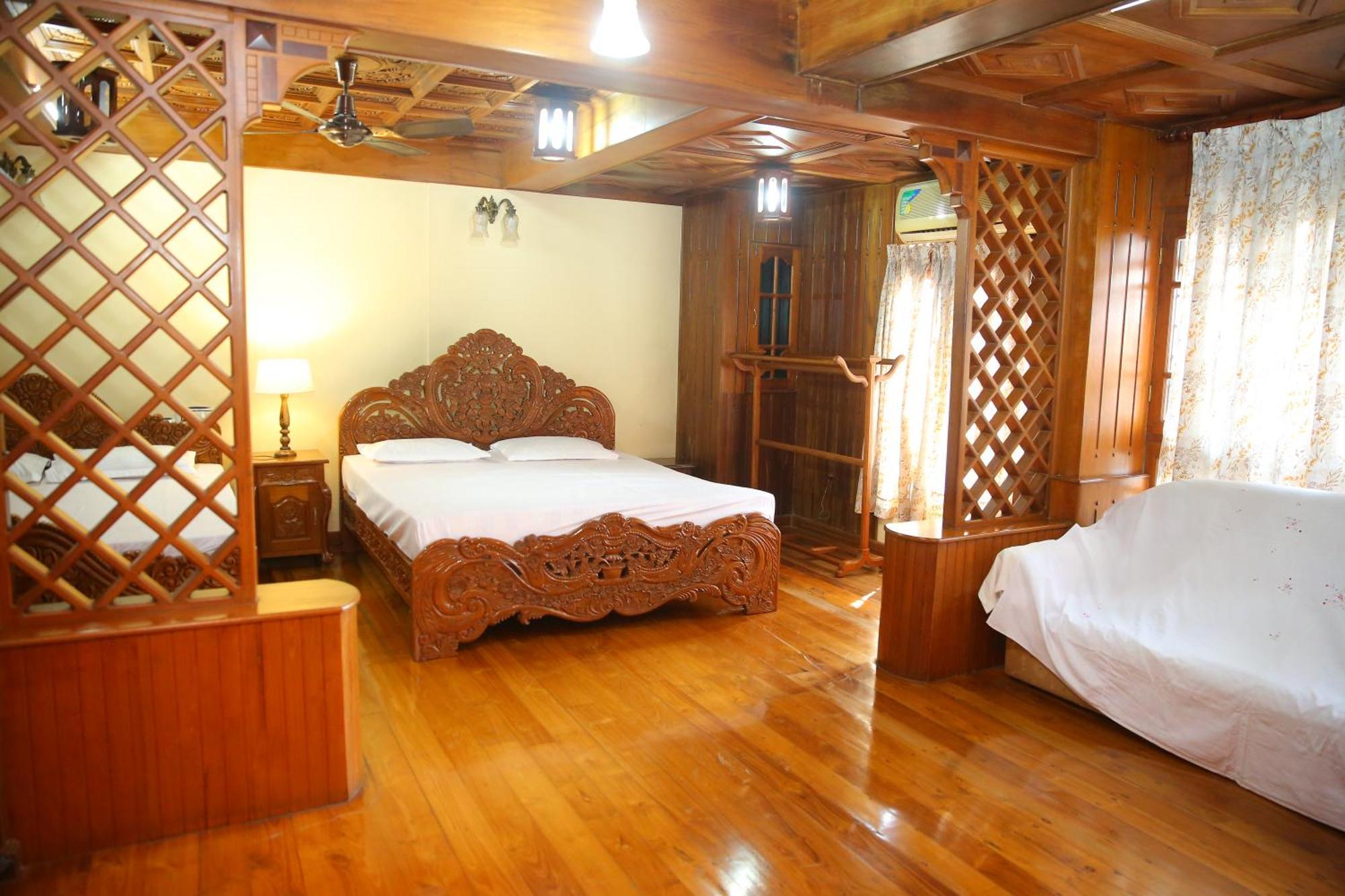 Court View Apartment *