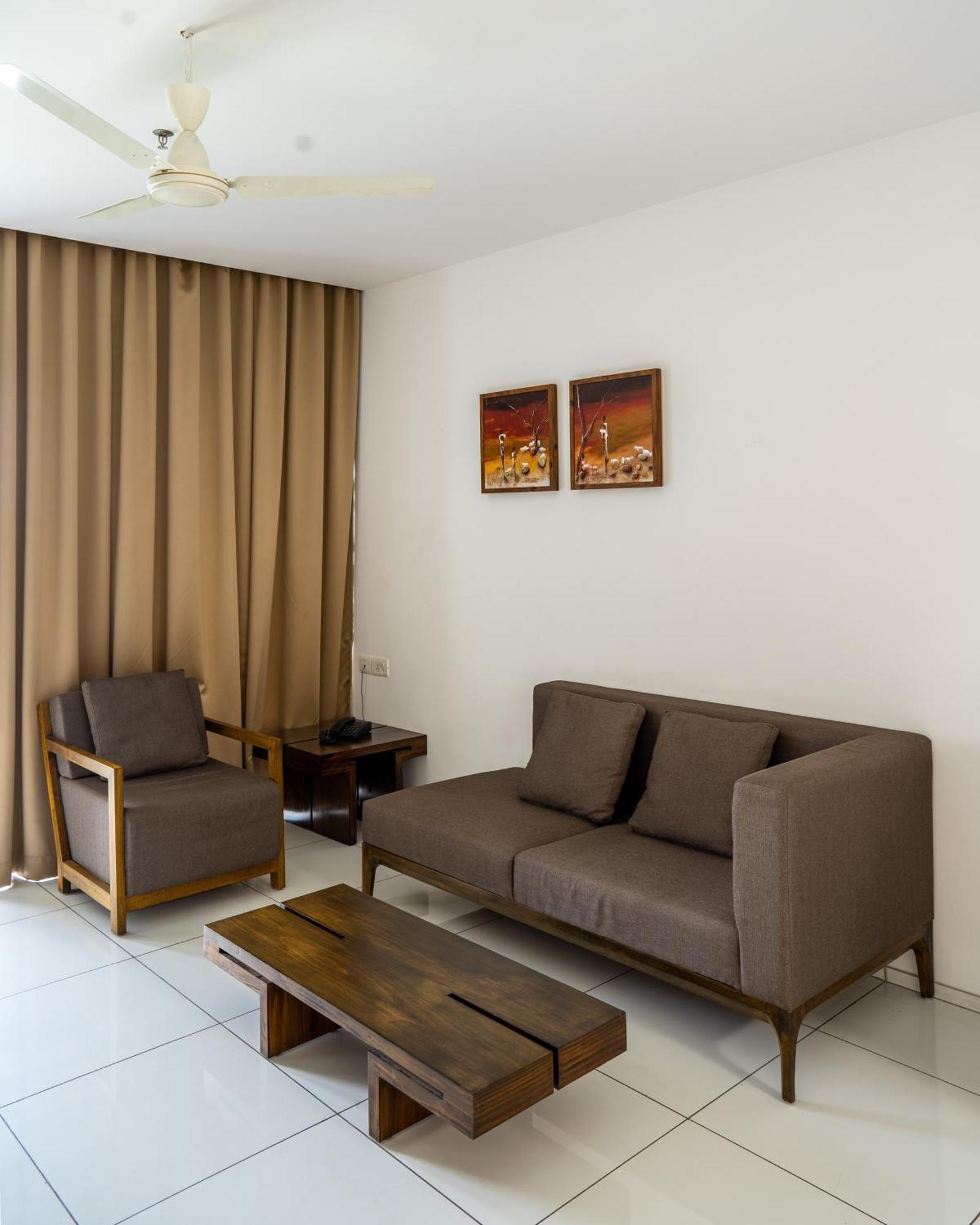 Kent Baywatch Hotel Kochi