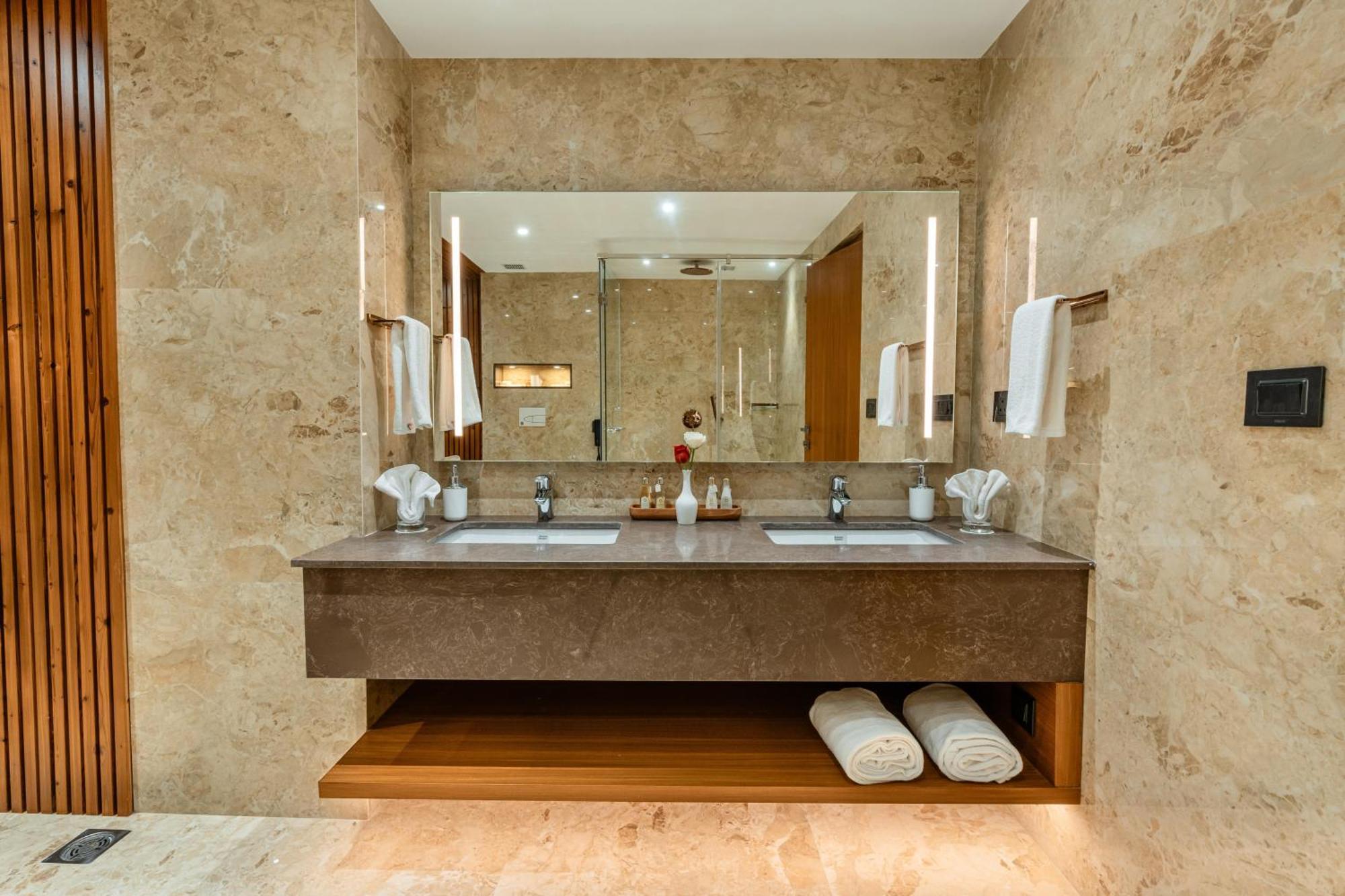 Travancore Court 3*