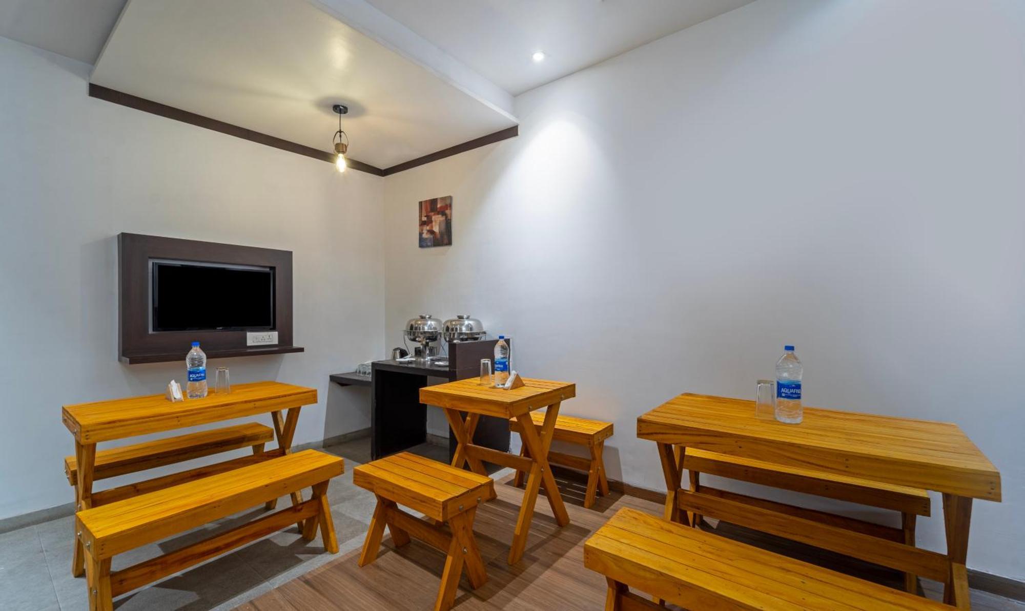 Treebo York By D2v, 3*