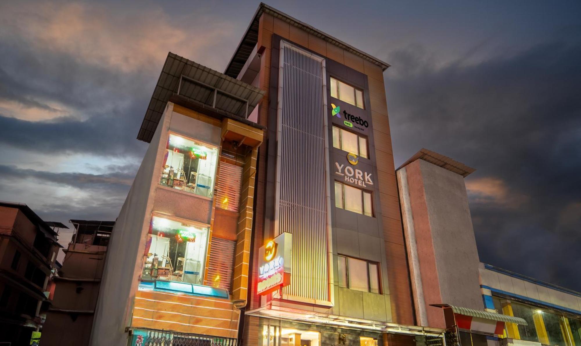 Hotel Treebo York By D2v,