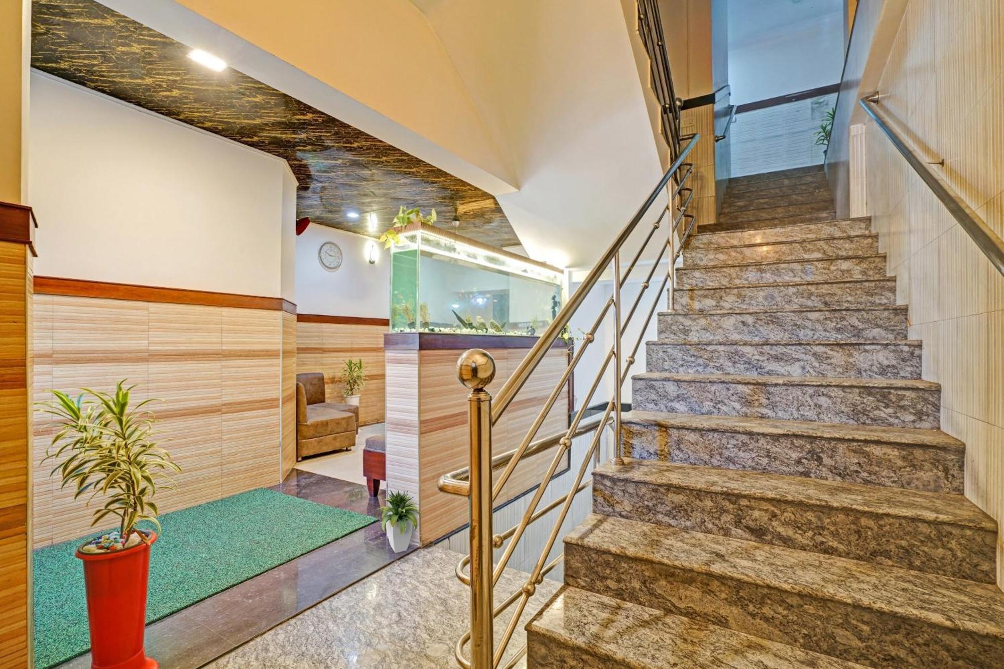 O Mezban Grand Hotel 3*