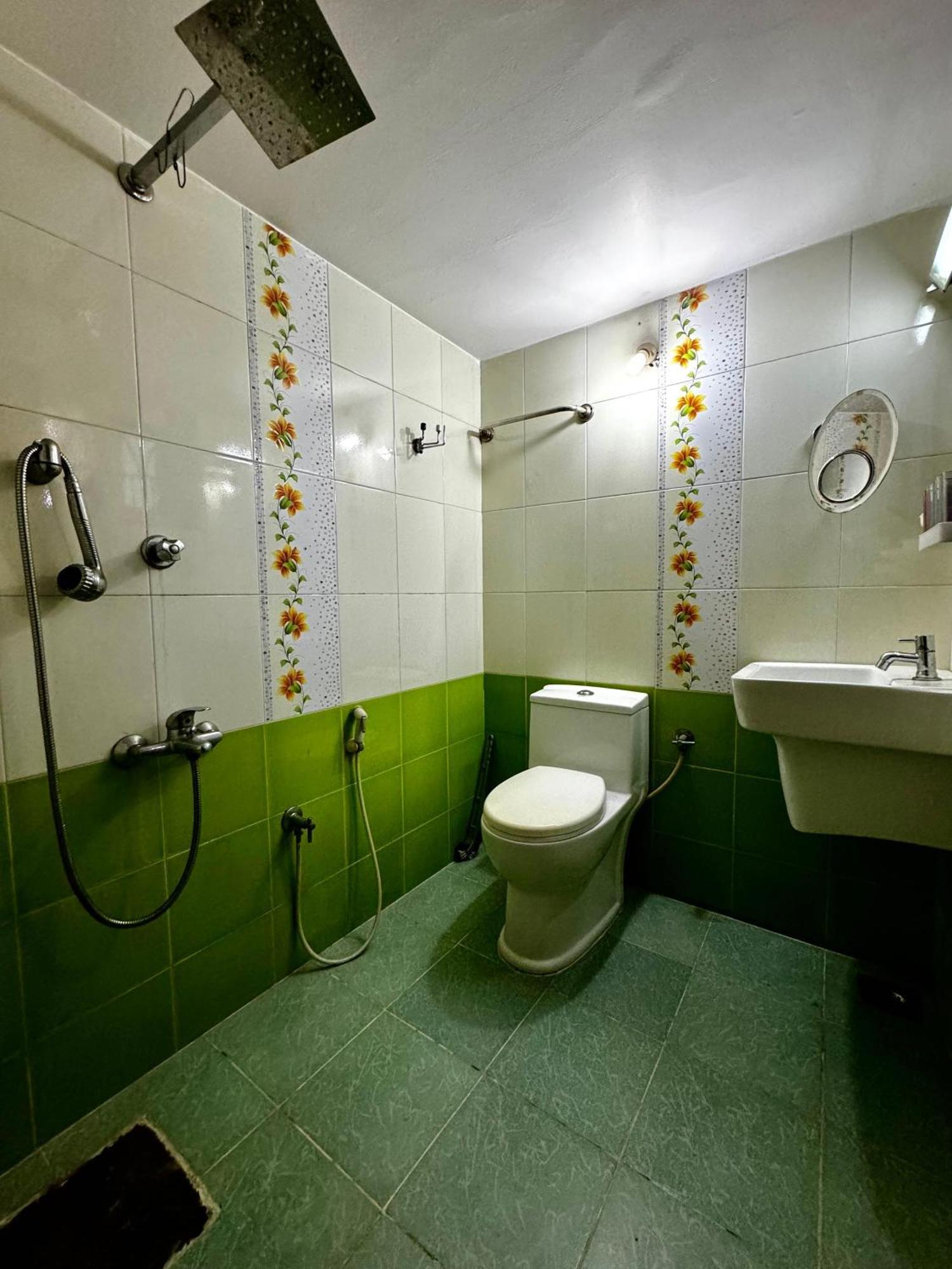 Chilanka Place Away From - Ernakulam- Kerala Villa *