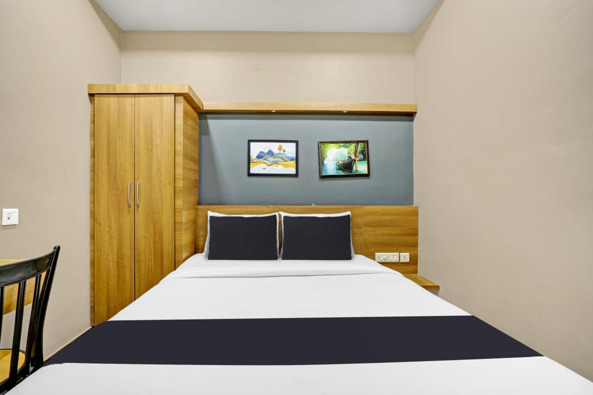 Hotel O Century Regency