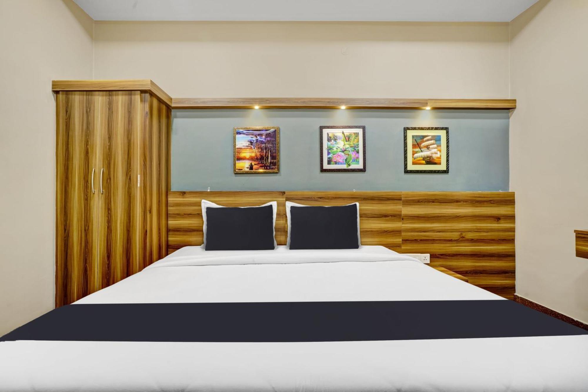 Hotel O Century Regency 4*