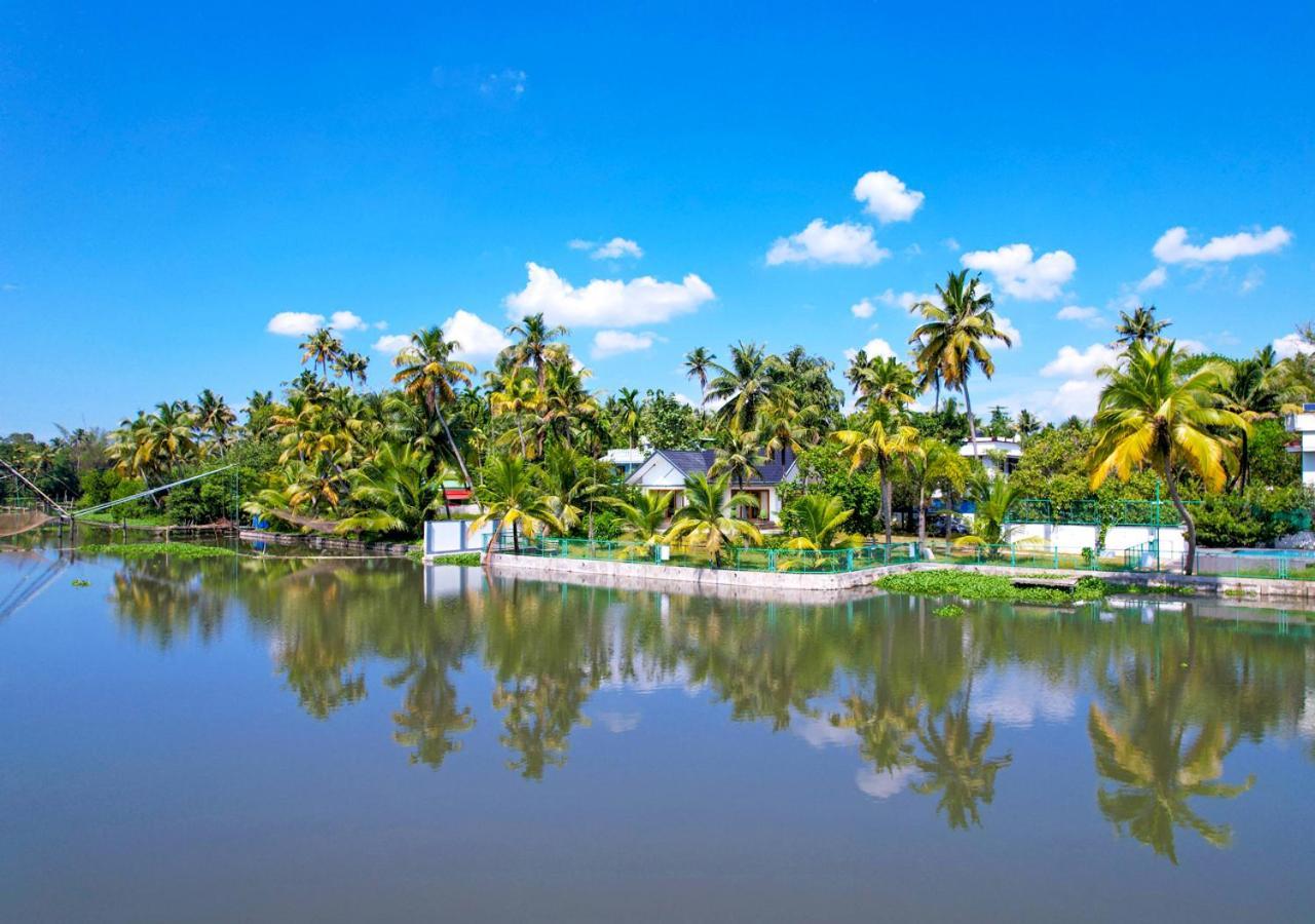 La Riva Lakeside Private Pool By Voye Homes Resort