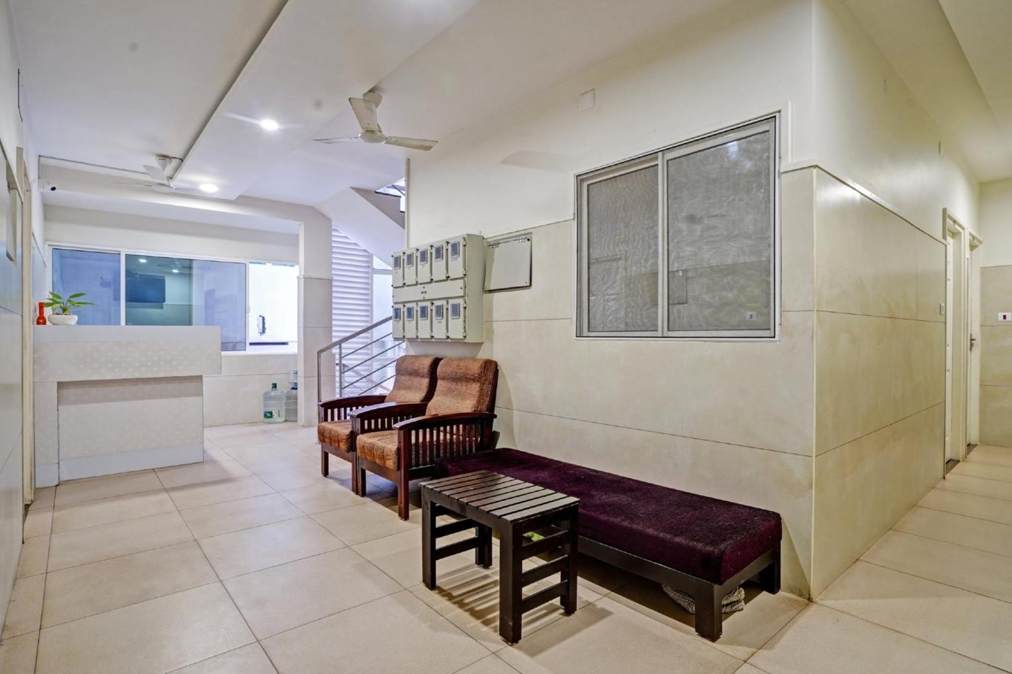 Collection O White House Pearl Hotel Kochi