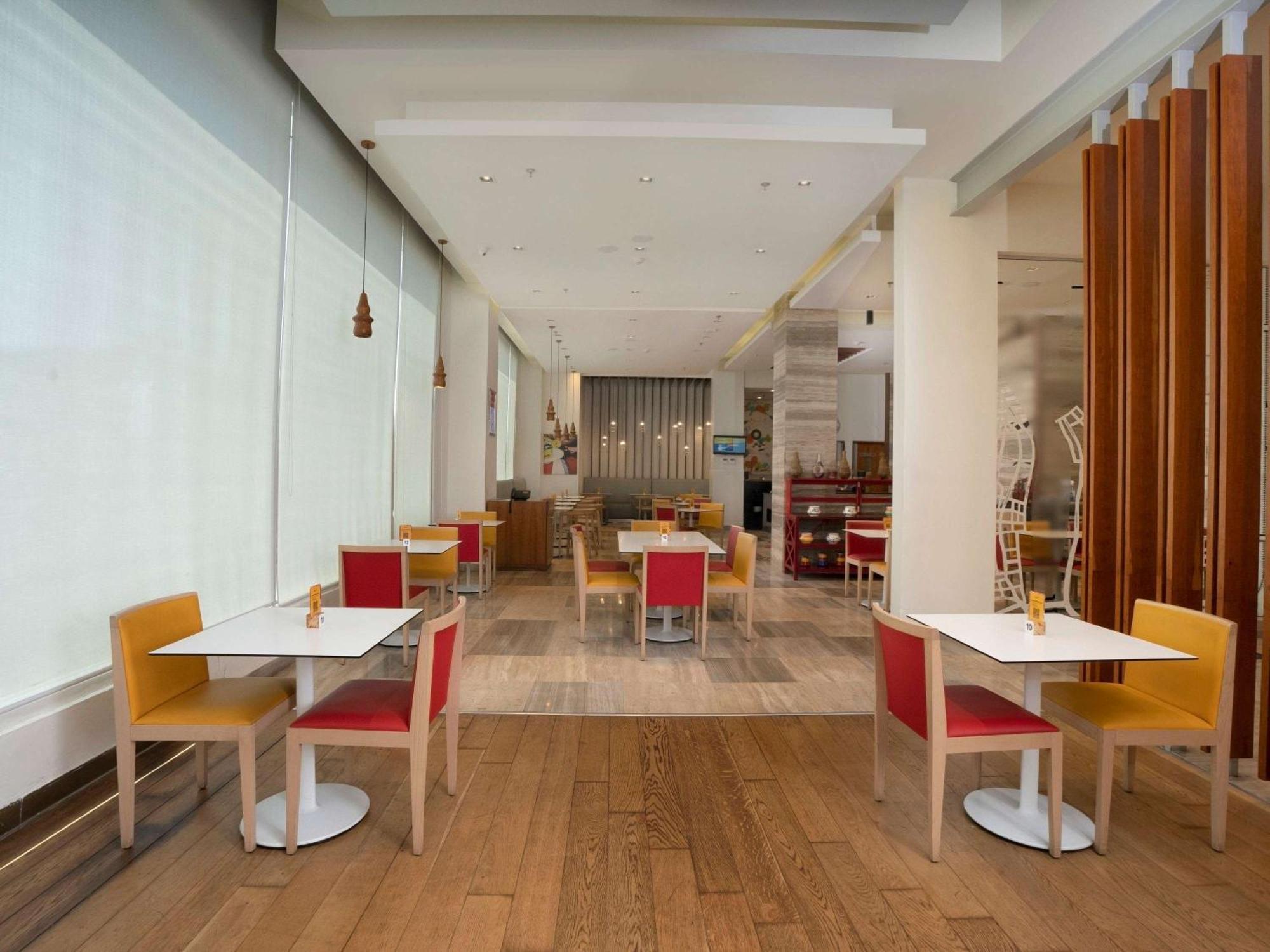 Hotel Ibis Centre - An Accor Brand