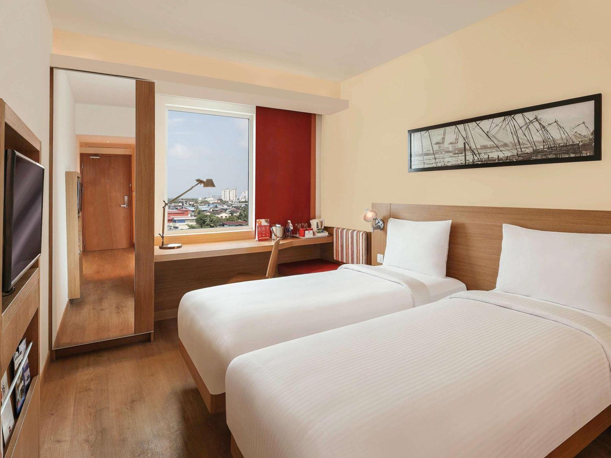 Hotel Ibis Centre - An Accor Brand