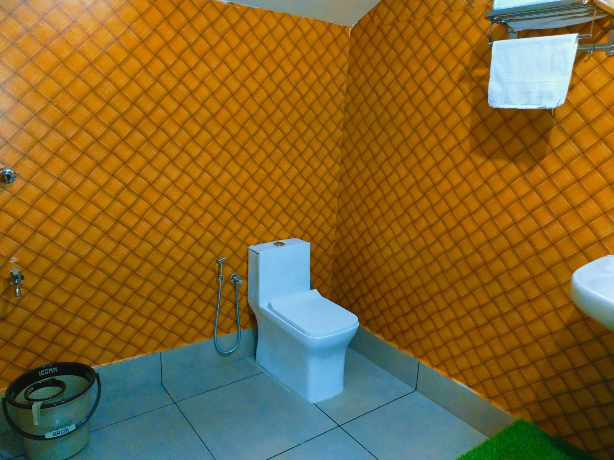 Homestay Merlys Fruit Garden Kochi