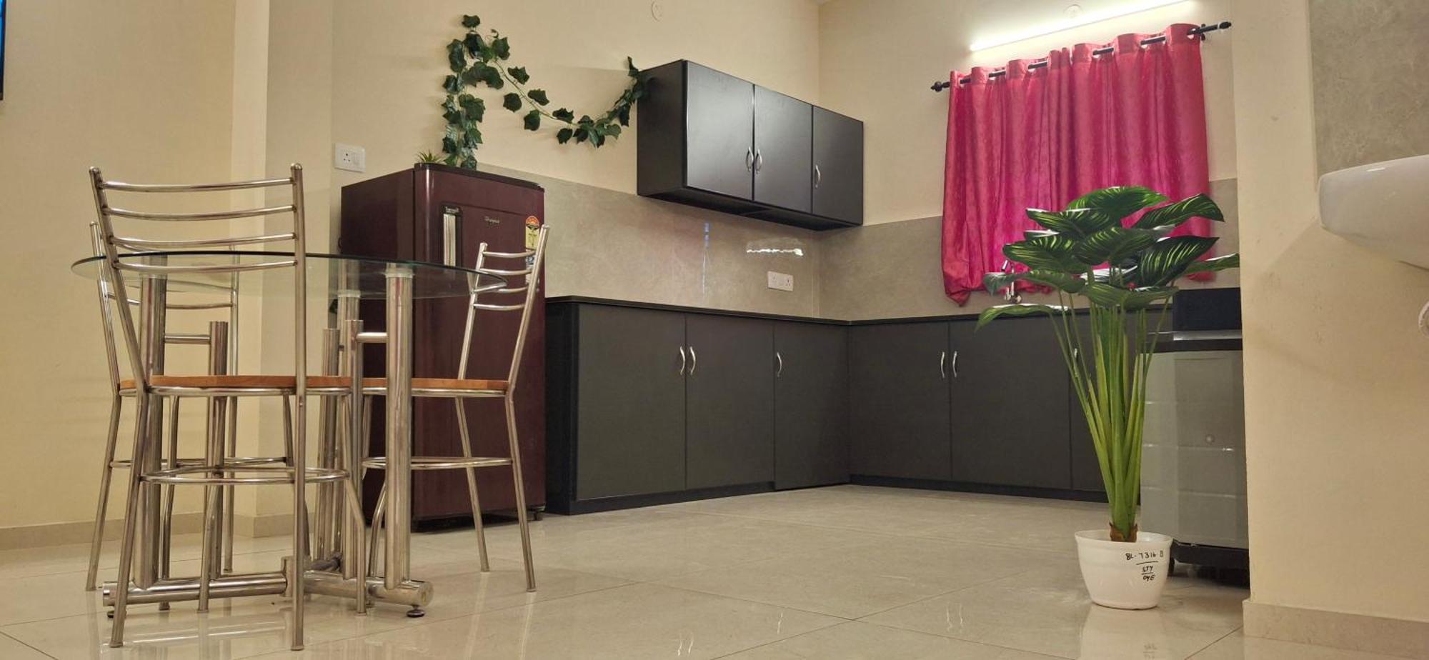 Skylux Apartment *